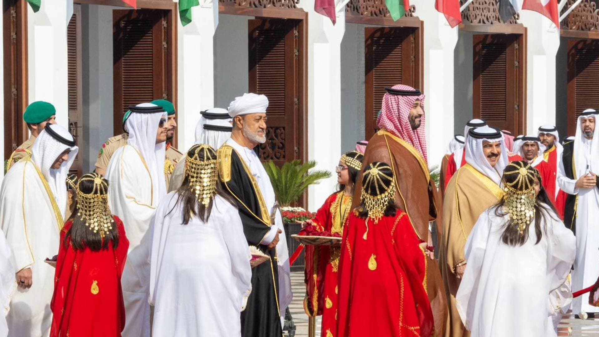 قادة دول الخليج تحذر: المساس بسيادة أي دولة خليجية هو تهديد للأمن الجماعي
