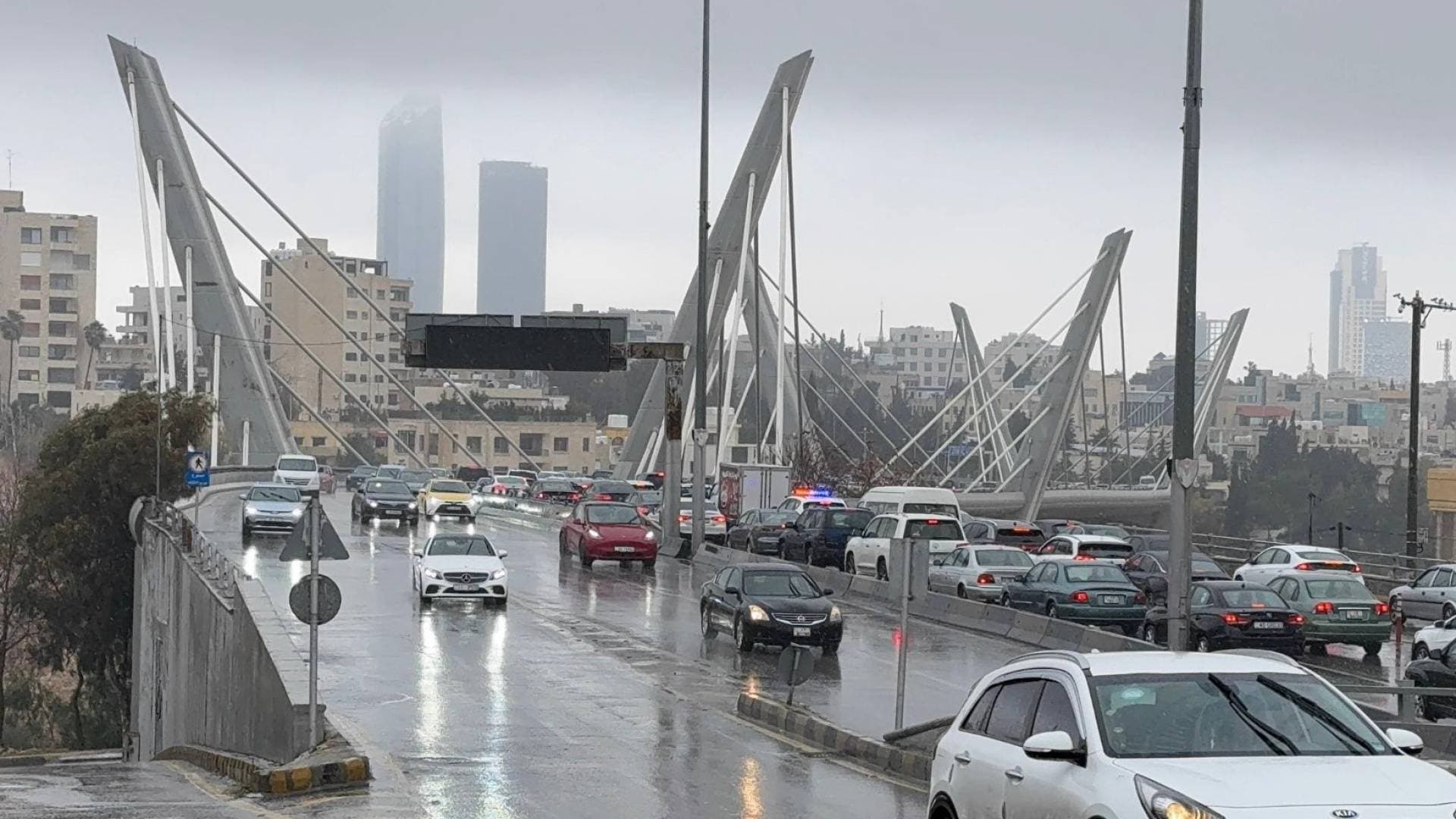 "نبض البلد" يفتح ملف الحالة الجوية: الشاكر يتوقع وصول منخفض جوي إلى الأردن والأمانة تنفي غرق عمان وجدل حول سيول البترا