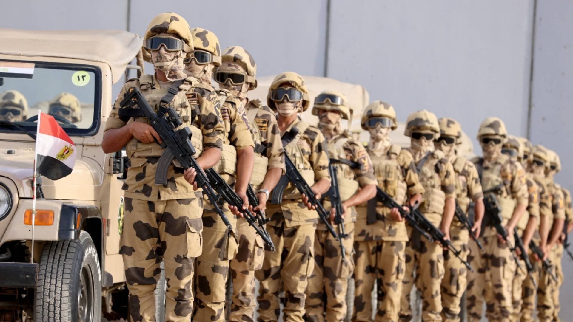 الجيش المصري يصدر بيانا ردا على وثائق تدين ضباطا كبارا