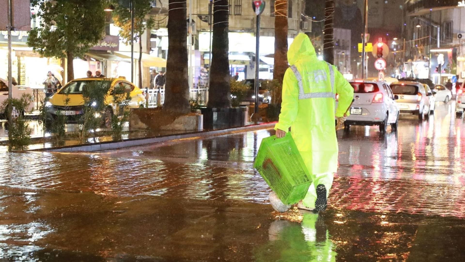 طقس العرب: أجواء شديدة البرودة وأمطار غزيرة صباح الأحد في الأردن ومنخفض جوي جديد الإثنين