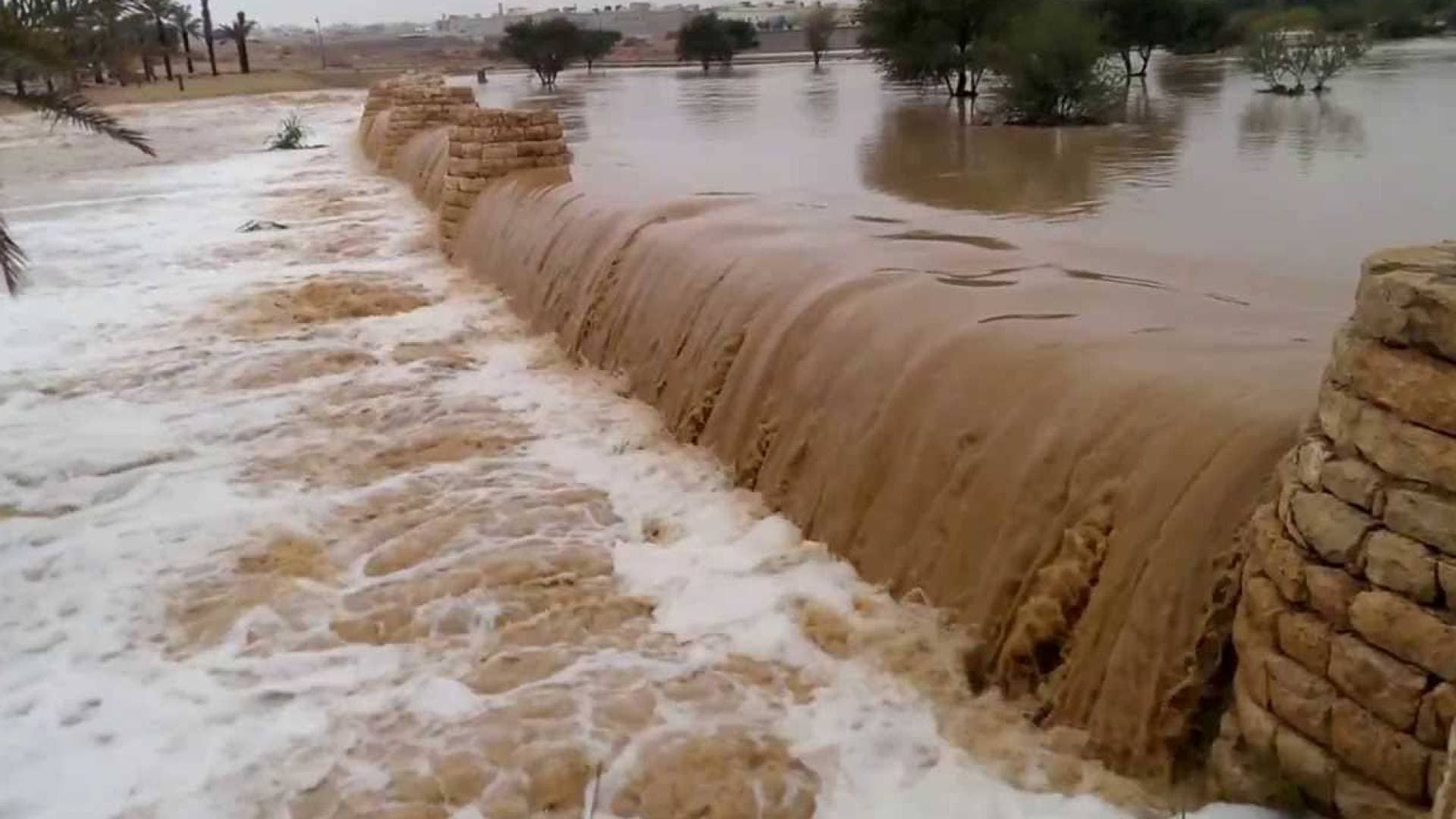 "الإدارة المحلية" تحذر من سيول جارفة مع اشتداد فعالية المنخفض الجوي ليلة الخميس على الجمعة