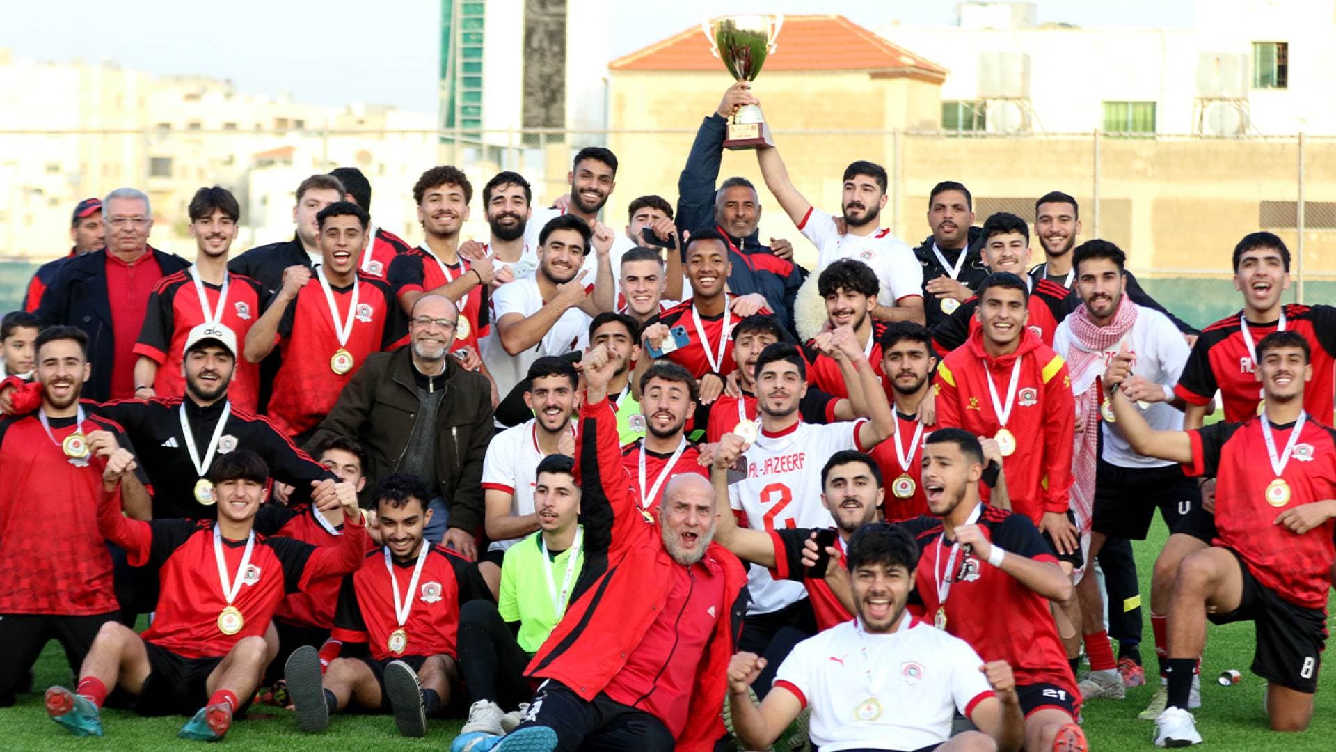 الجزيرة يكتب التاريخ ويتوج بلقب النسخة الأولى من دوري الرديف