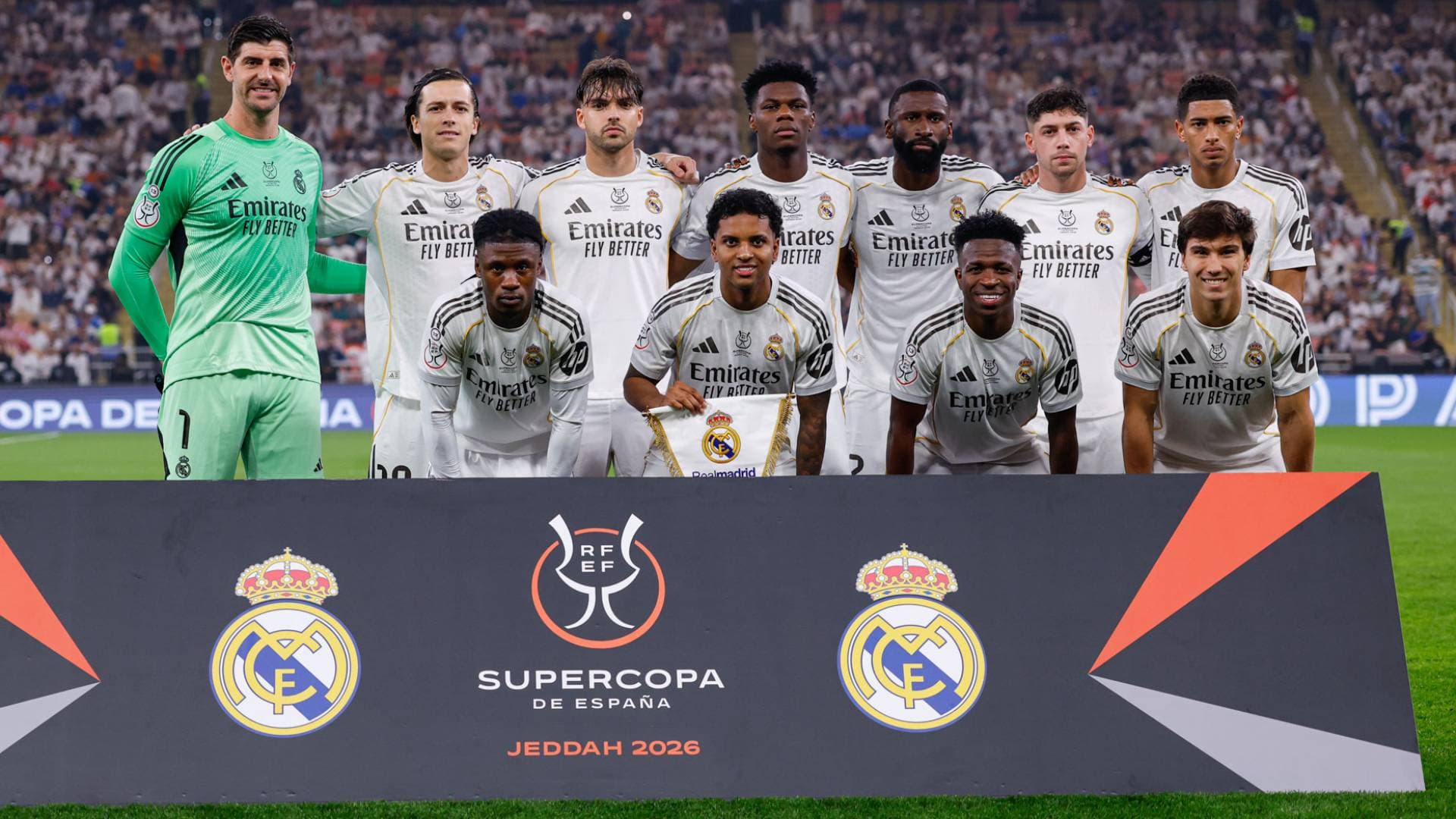 ريال مدريد يضرب موعدا مع برشلونة في "كلاسيكو الأرض"