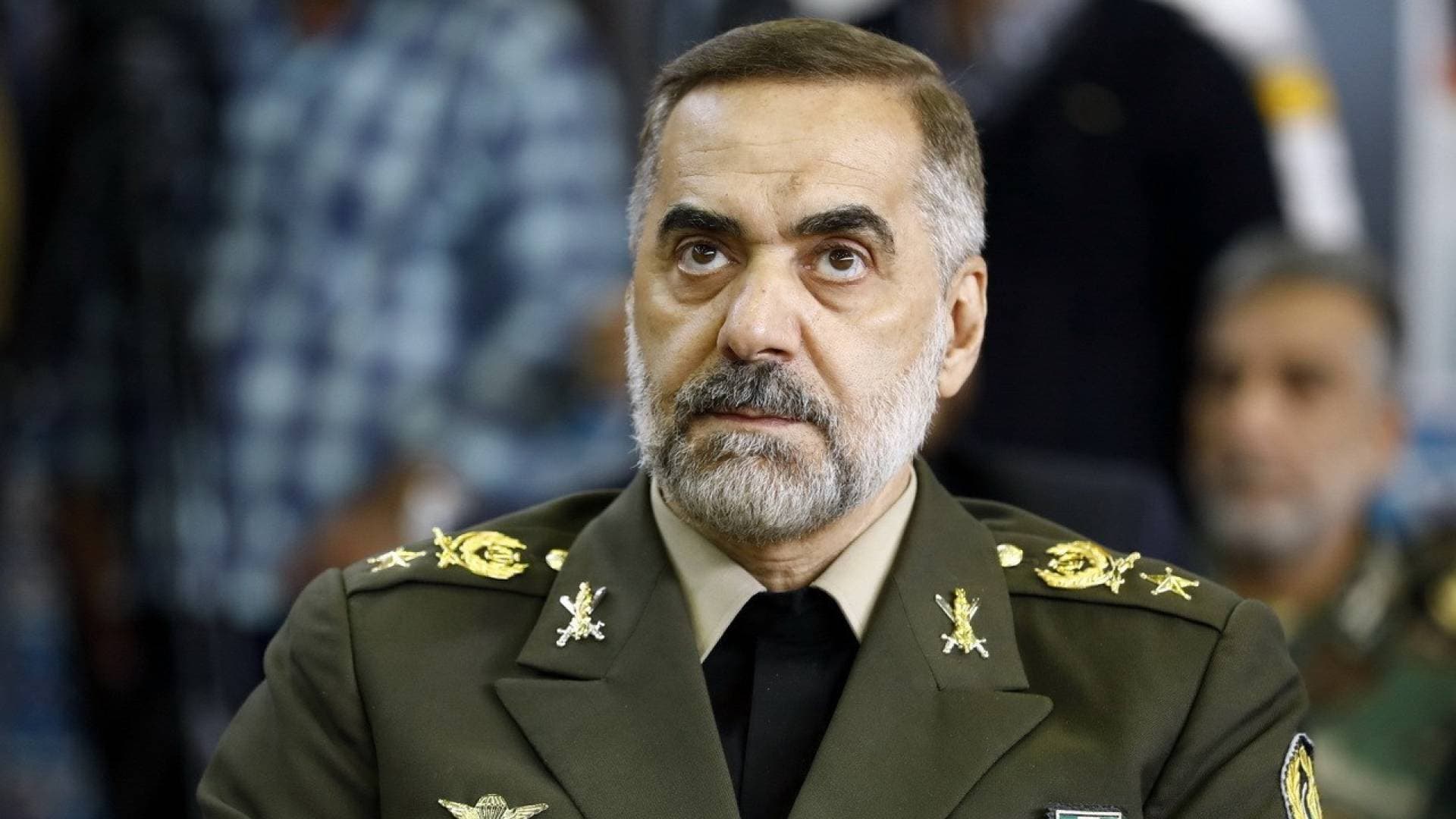سنضرب قواعدكم العسكرية.. وزير الدفاع الإيراني يحذر ترمب من التصعيد العسكري
