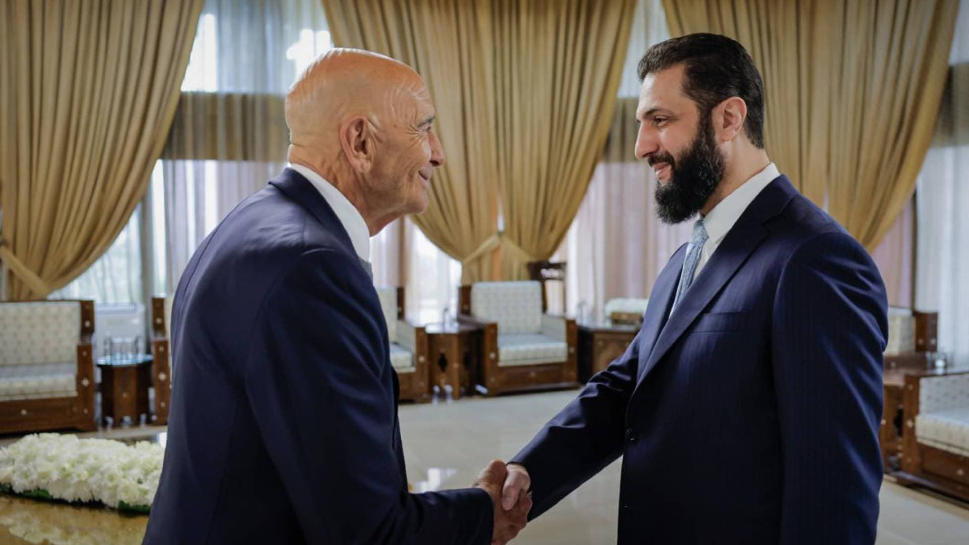 خلال لقائه المبعوث الأمريكي.. الشرع: وحدة سوريا "خط أحمر" وسنبني الدولة بمشاركة الجميع