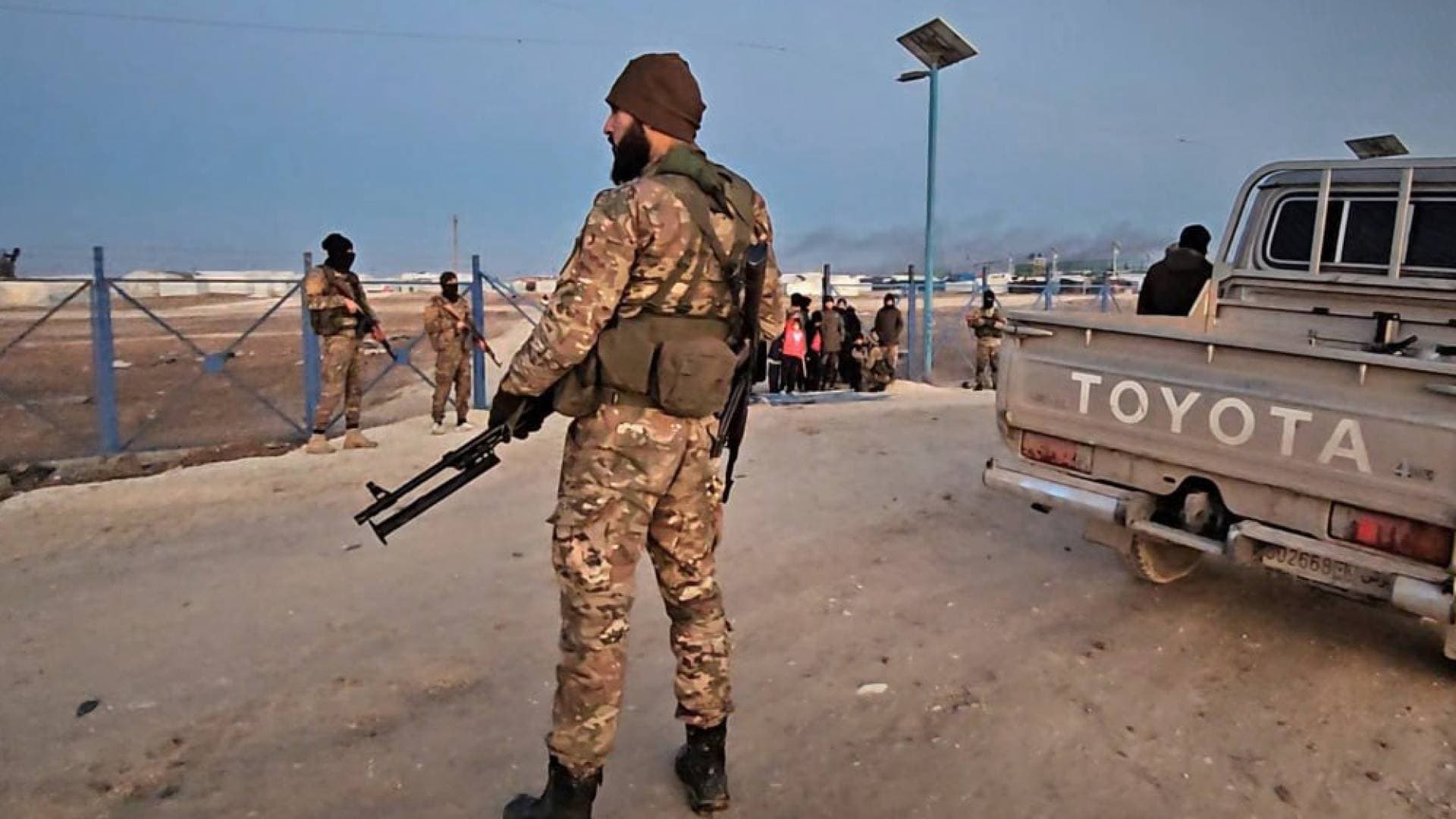 أبو زيد يوضح لـ"نبض البلد" تفاصيل معركة السجون بسوريا والتحركات الأمريكية ضد إيران..فيديو