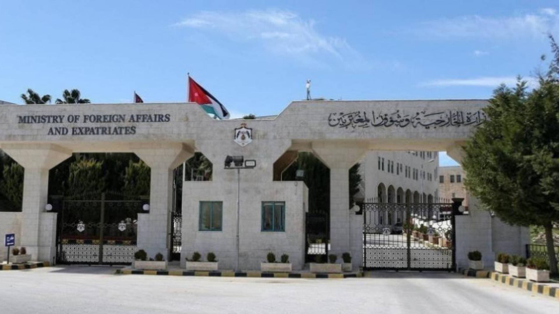 دول عربية وإسلامية بينها الأردن ترحب بدعوة ترمب للانضمام إلى مجلس السلام وتعلن الانضمام إليه