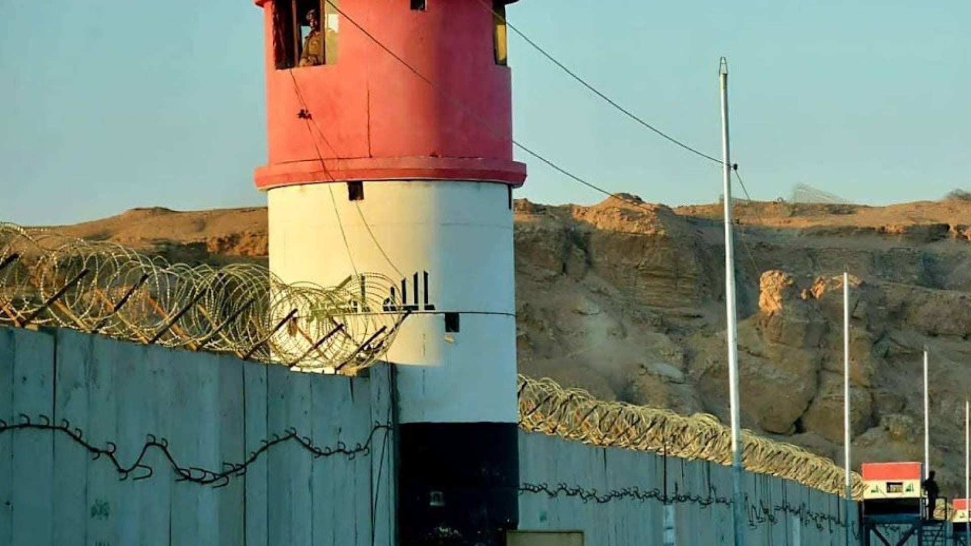رويترز : عمليات نقل الجيش الأمريكي معتقلين من تنظيم الدولة من سوريا للعراق تباطأت هذا الأسبوع