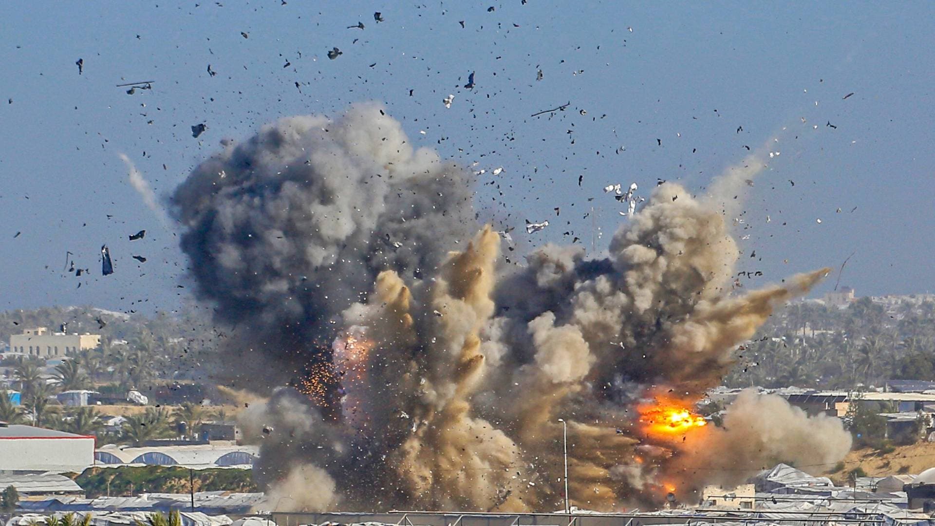 صحة غزة: ارتفاع حصيلة الشهداء في غزة إلى 21 بعد مجازر استهدفت المدنيين ومركز شرطة "الشيخ رضوان" -فيديو