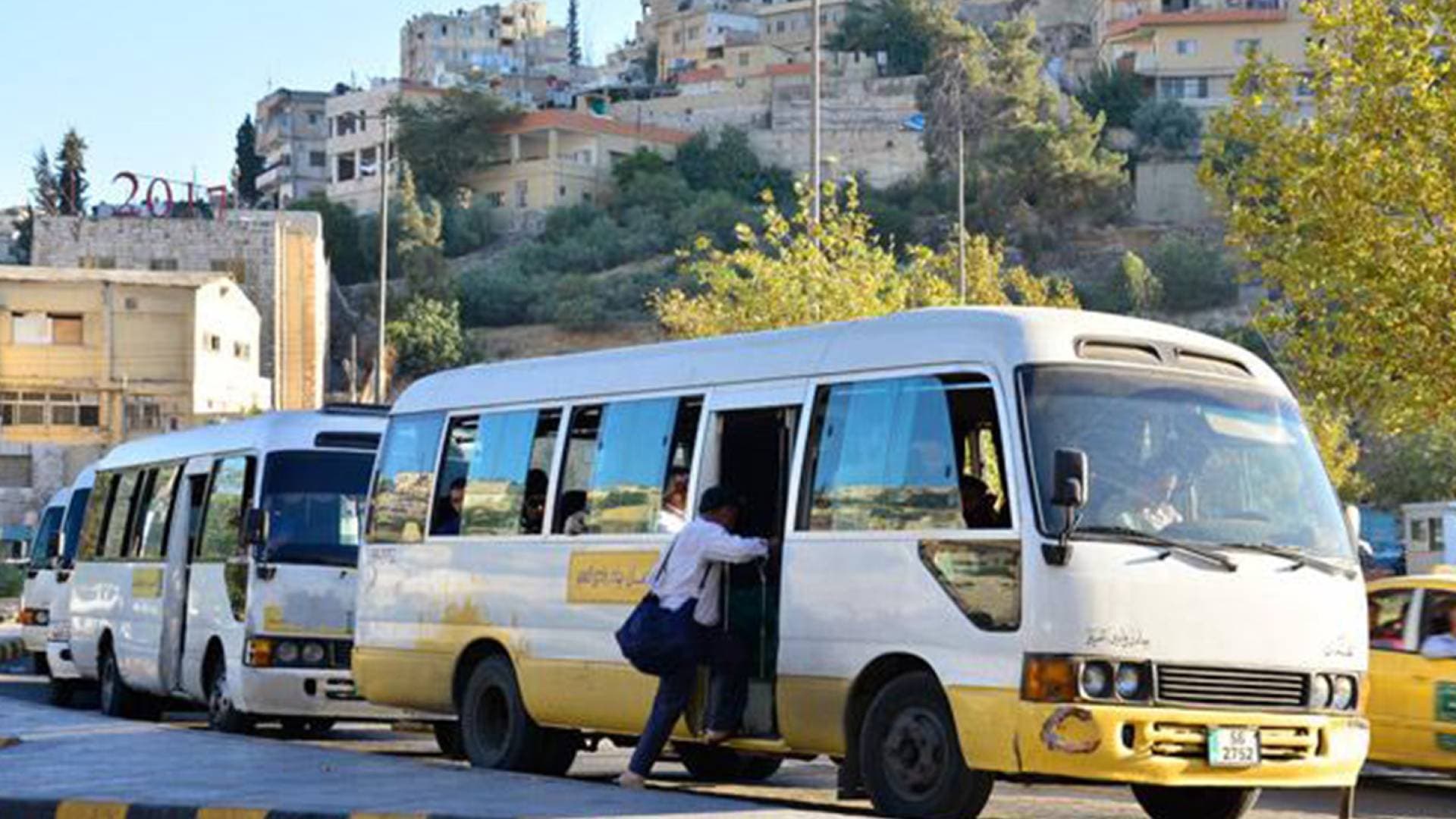 "الحكومة" تقر المرحلة الثانية من "النقل العام"