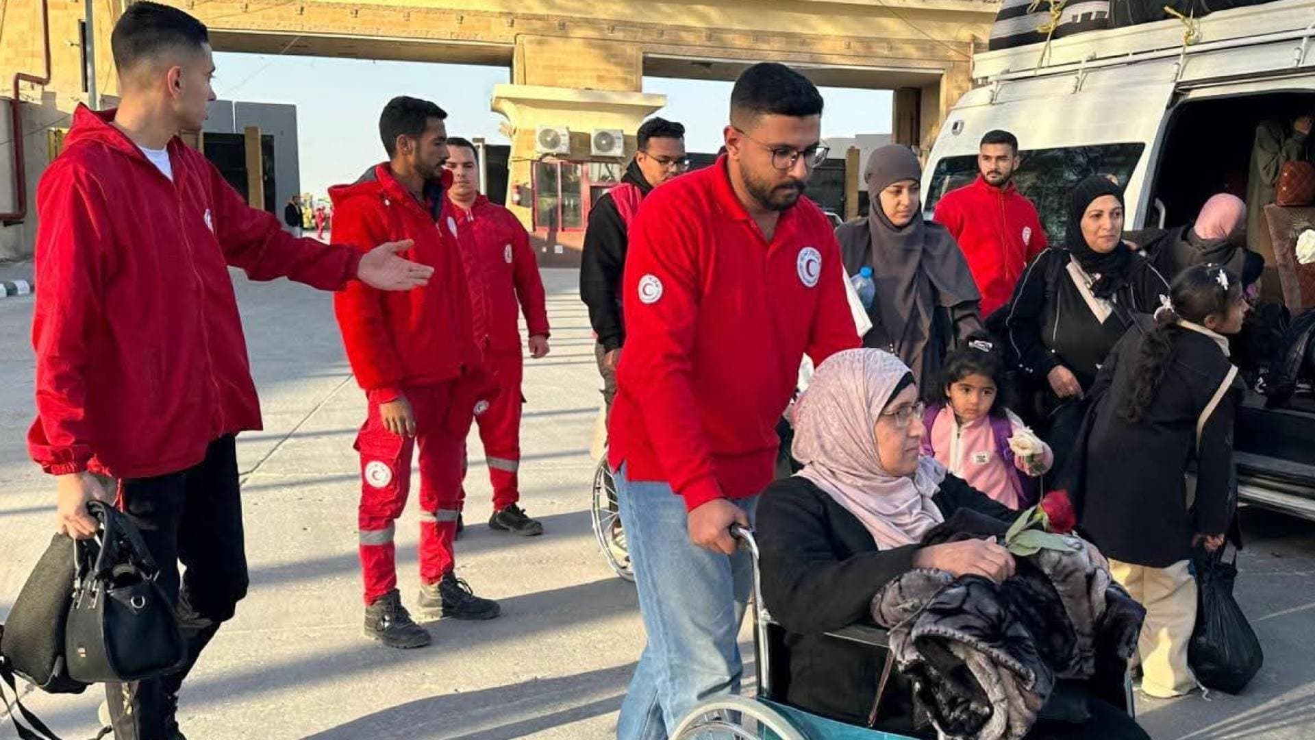 "الصحة المصرية": خطة طوارئ شاملة لاستقبال المرضى الفلسطينيين