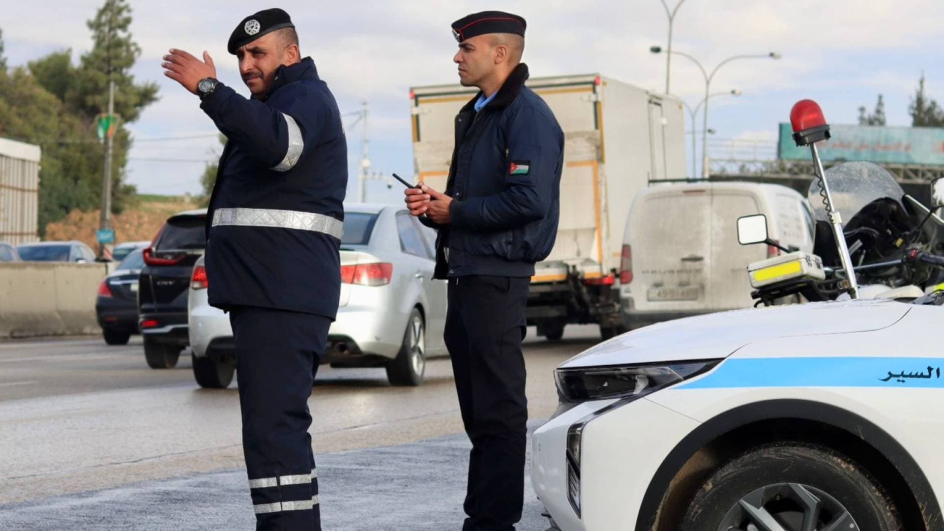 الأمن العام يدعو للحذر الشديد أثناء القيادة مع بدء تأثير المنخفض الجوي