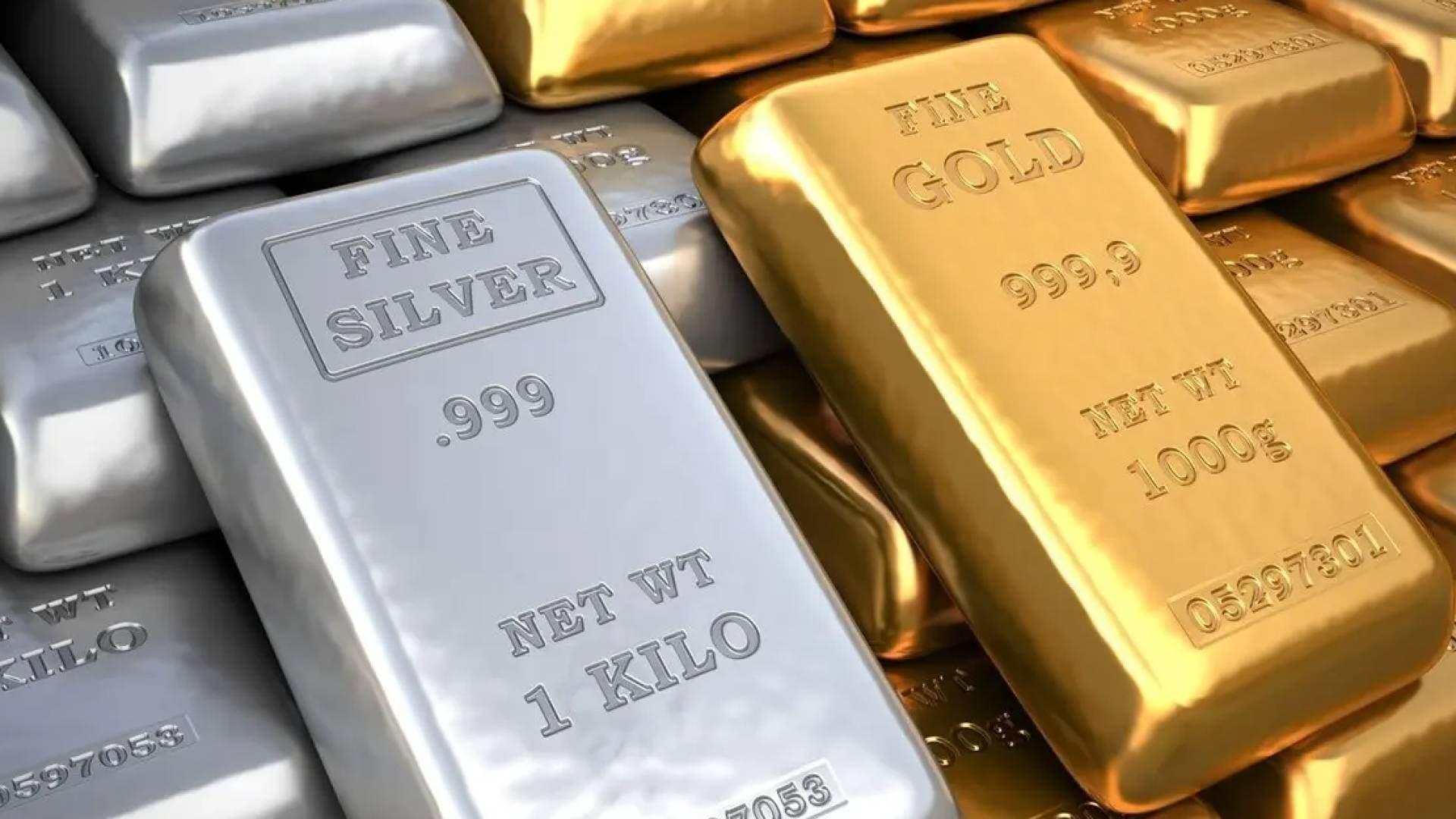 انهيار جديد.. الفضة تهوي 11% والذهب يكسر حاجز الـ 5000 دولار قبيل "اجتماع مسقط