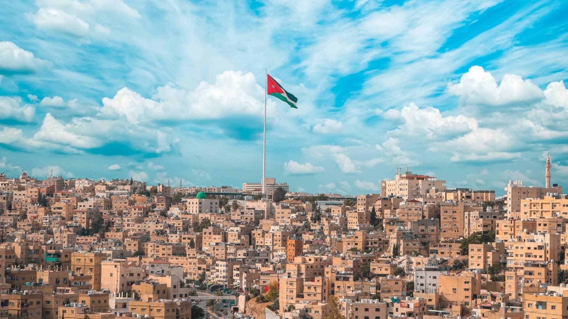 عطلة الثلاثة ايام في الاردن تثير جدلا واسعا: بين "حلم الراحة" و"مخاوف الانتاجية" وهذا ما قاله الاردنيون