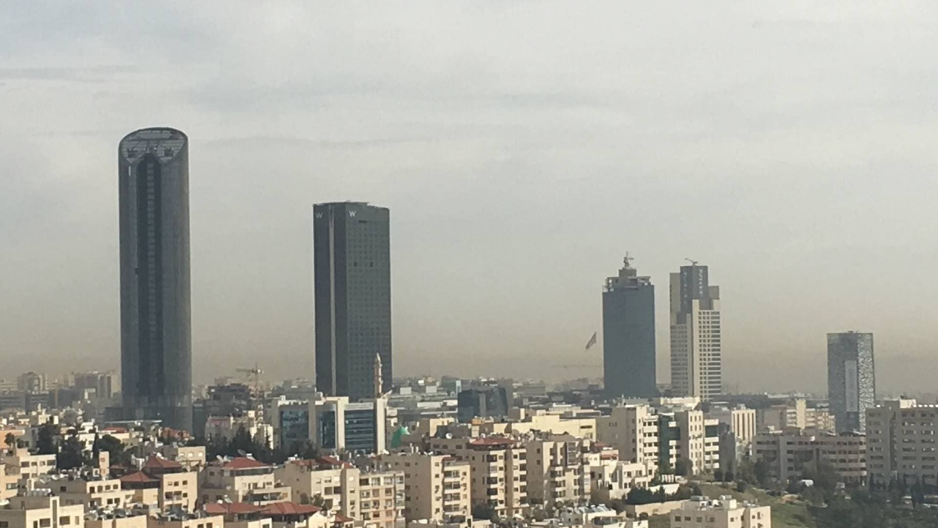 أجواء خماسينية مغبرة.. ارتفاع ملموس على درجات الحرارة وتحذيرات لمرضى الجهاز التنفسي