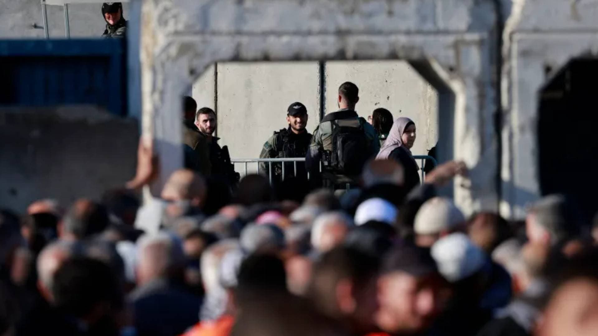 الاحتلال يشدد قيوده على المصلين في "الأقصى" بالجمعة الأولى من رمضان