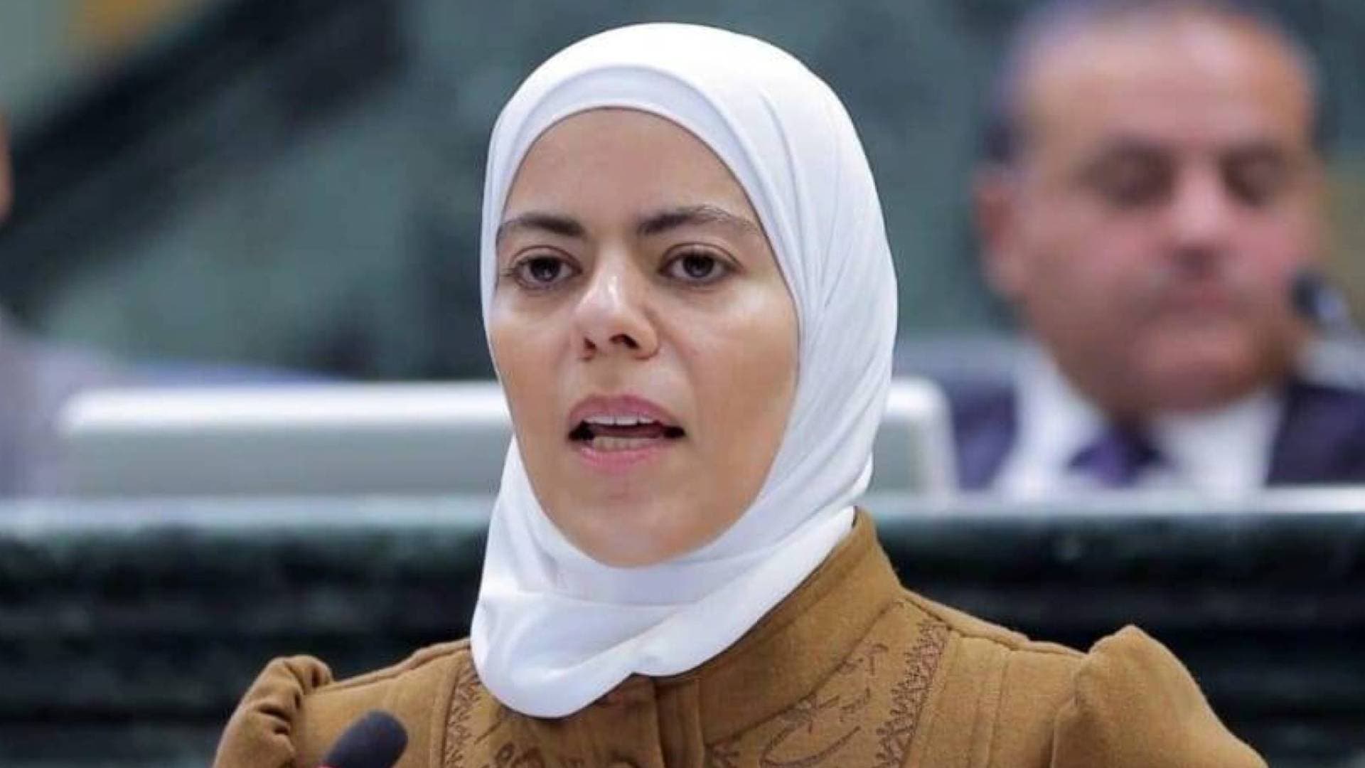 النائبة نور أبو غوش توجه حزمة أسئلة لرئيس الوزراء حول المركز المالي لمؤسسة الضمان