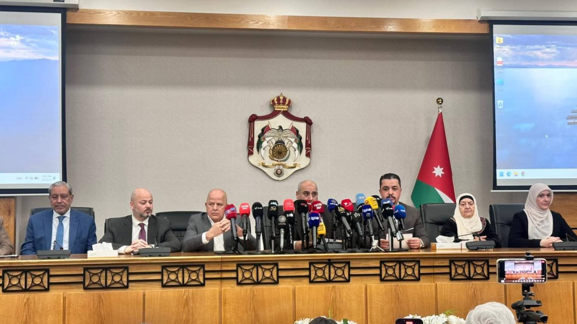 القاضي والحواري يعلنان إطلاق حوار وطني شامل حول معدل "قانون الضمان الاجتماعي" -فيديو