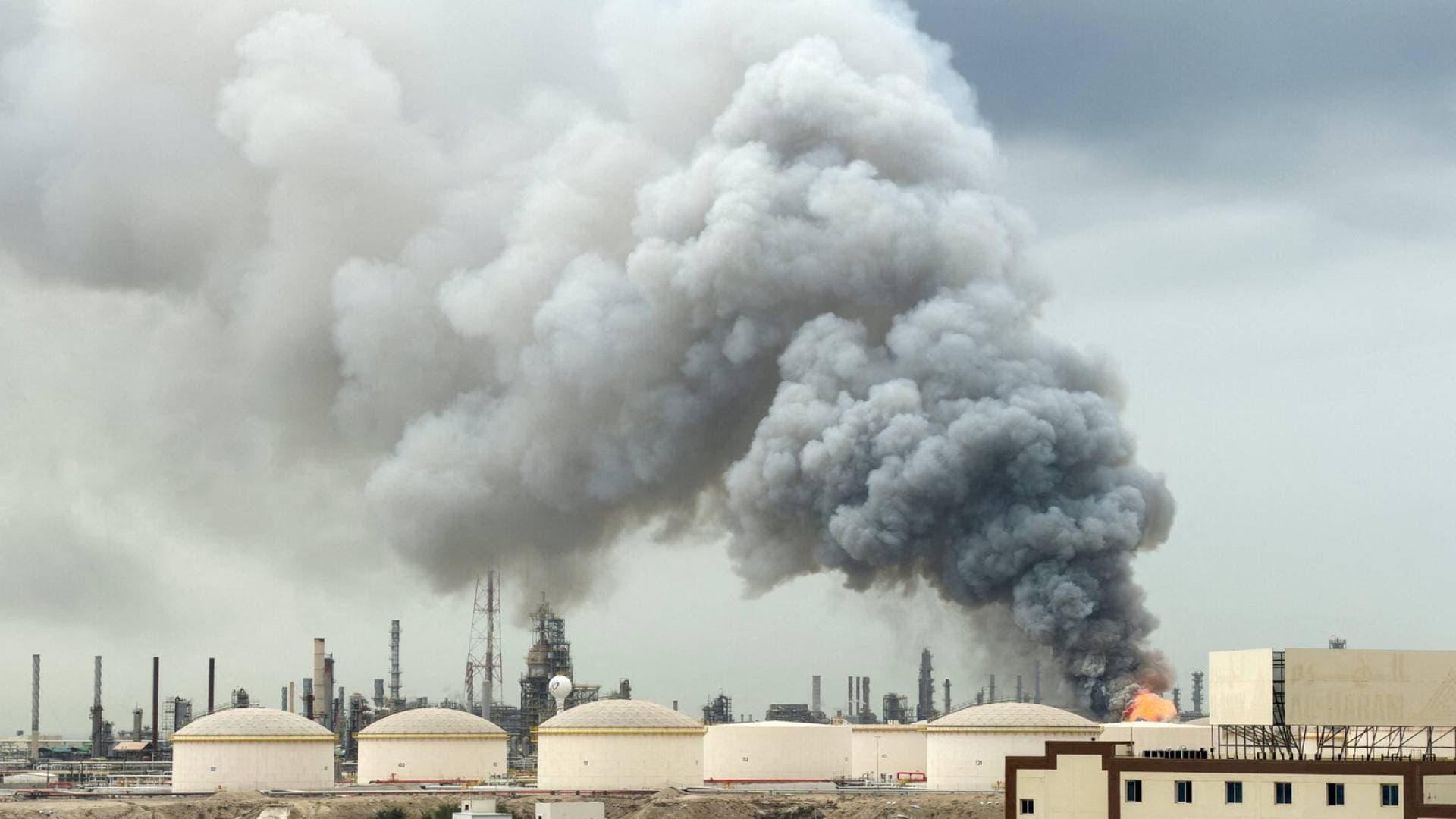 قوة دفاع البحرين: اعتراض وتدمير 145 صاروخا و246 مسيرة إيرانية استهدفت المملكة