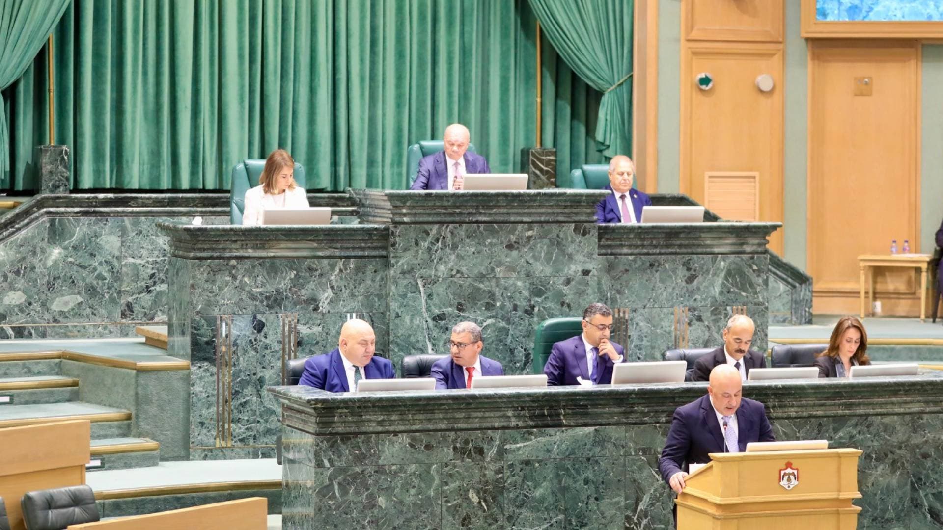 الأعيان يعيد "قانون التأمين" إلى النواب بعد إقراره وتعديل عقوبات "الكروكة"