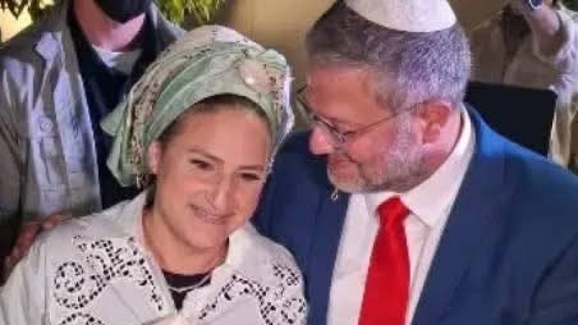 بن غفير يحتفل بعيد ميلاده الخمسين بكعكة "قانون إعدام الأسرى"