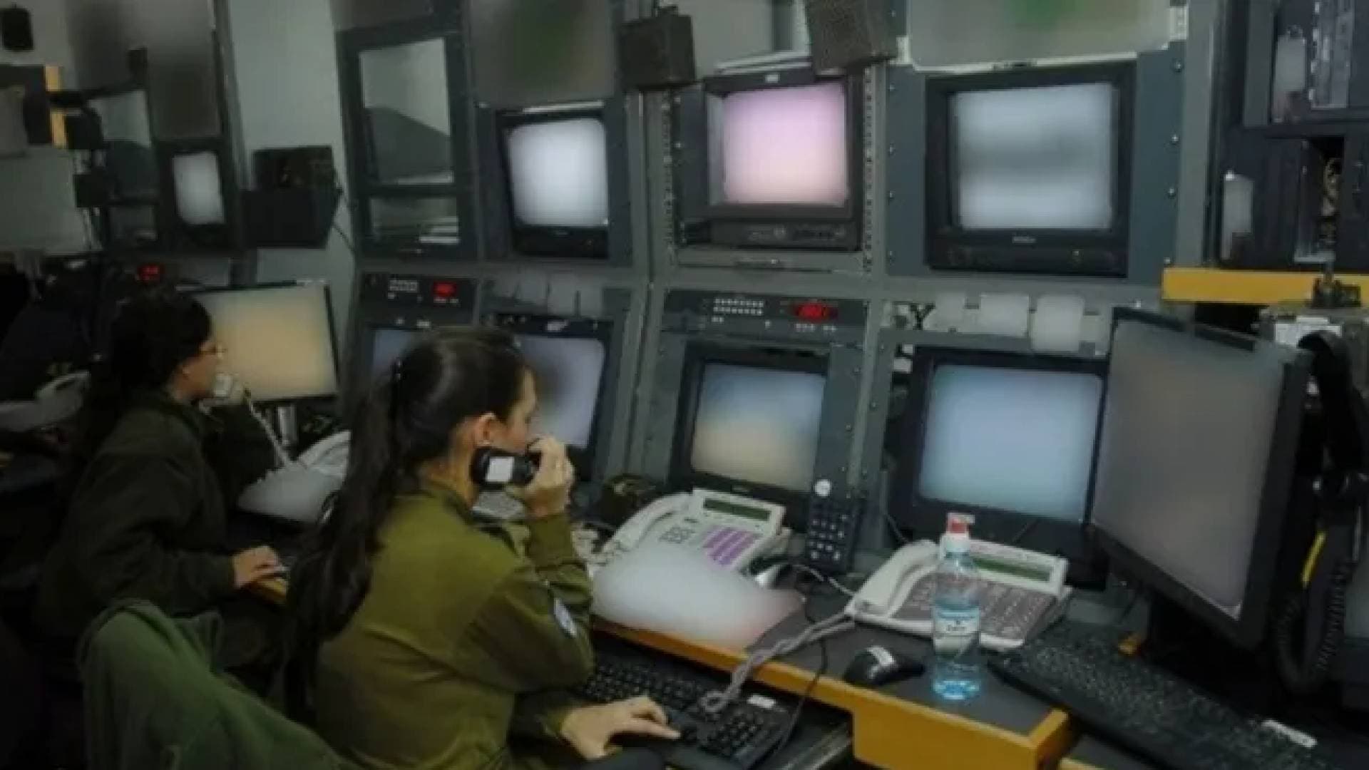 الشاباك يعلن اعتقال 3 جنود ومدني بتهمة التجسس لصالح المخابرات الإيرانية