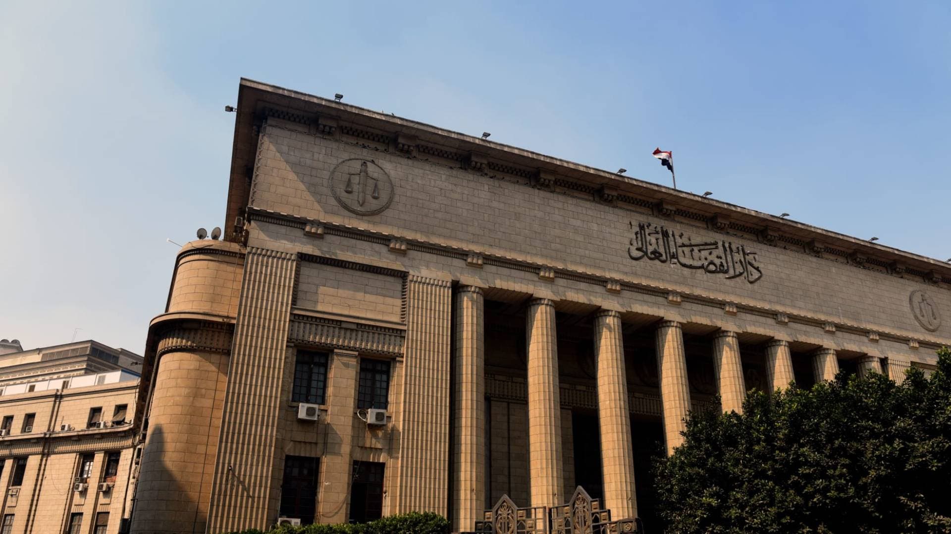 إحالة "مواسيرجي" ويمني للجنايات بتهمة الاتجار بطفلة في مصر