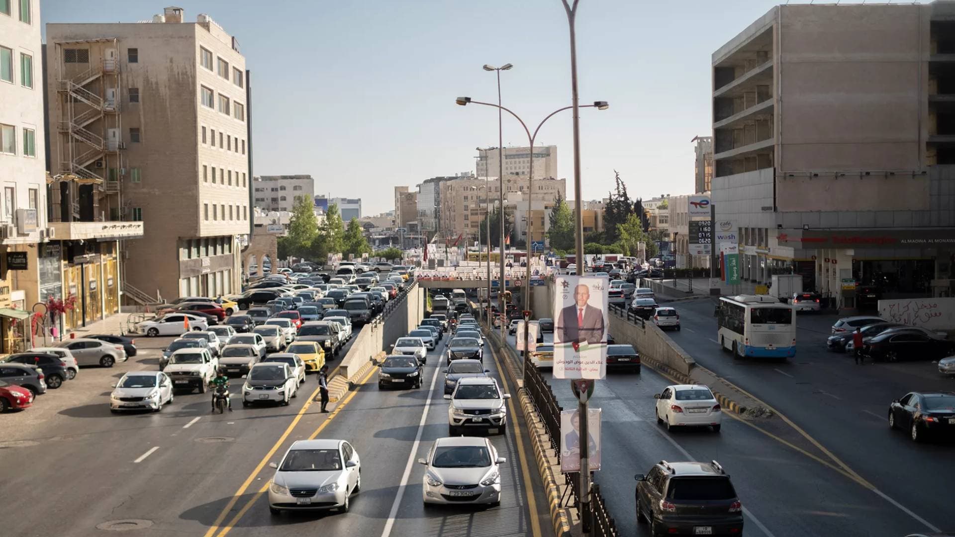 الشواربة: أزمات المرور في عمان "ضريبة العيش في المدينة" وعطاءات المواقف حزيران 2026 - فيديو