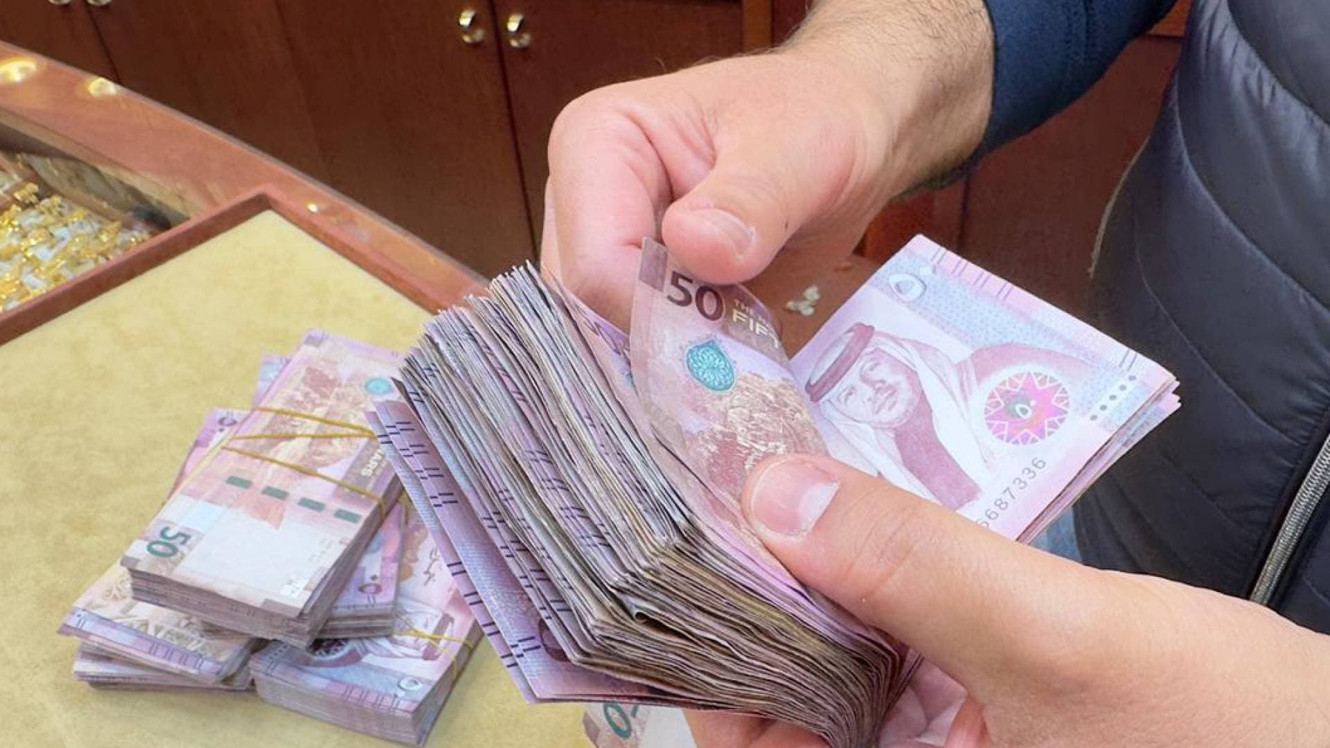 مهم من الحكومة بشأن صرف رواتب شهر أيار قبل عيد الأضحى