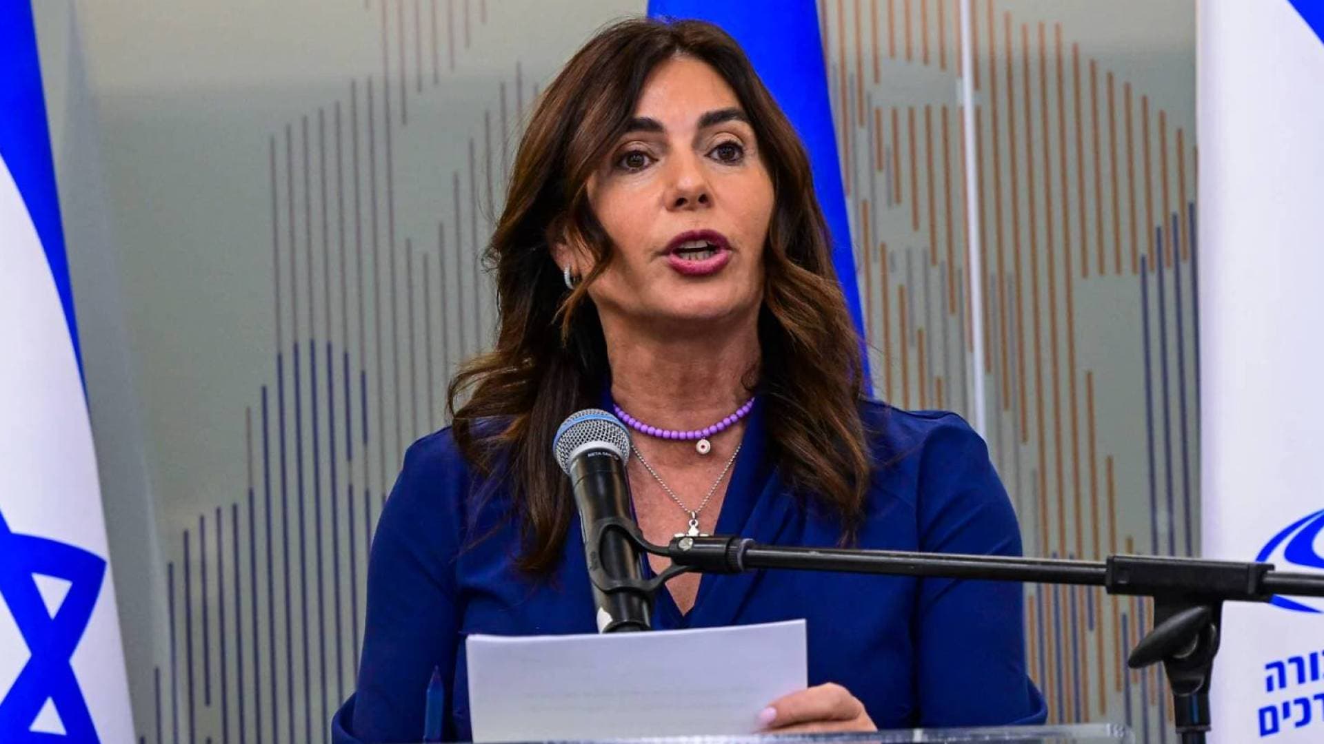 "كانوا تحت تأثير المخدرات والكحول".. وزيرة نقل الاحتلال تهاجم ناشطي أسطول الصمود وتبرر تعذيبهم نفسيا..فيديو