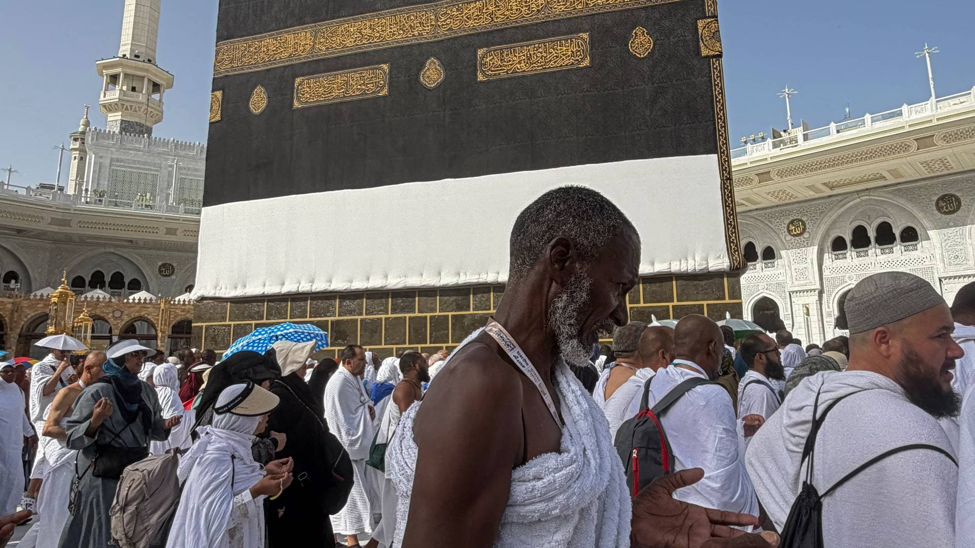 لتفادي الإجهاد الحراري.. تعليمات سعودية عاجلة تلزم الحجاج بمخيماتهم يوم عرفة
