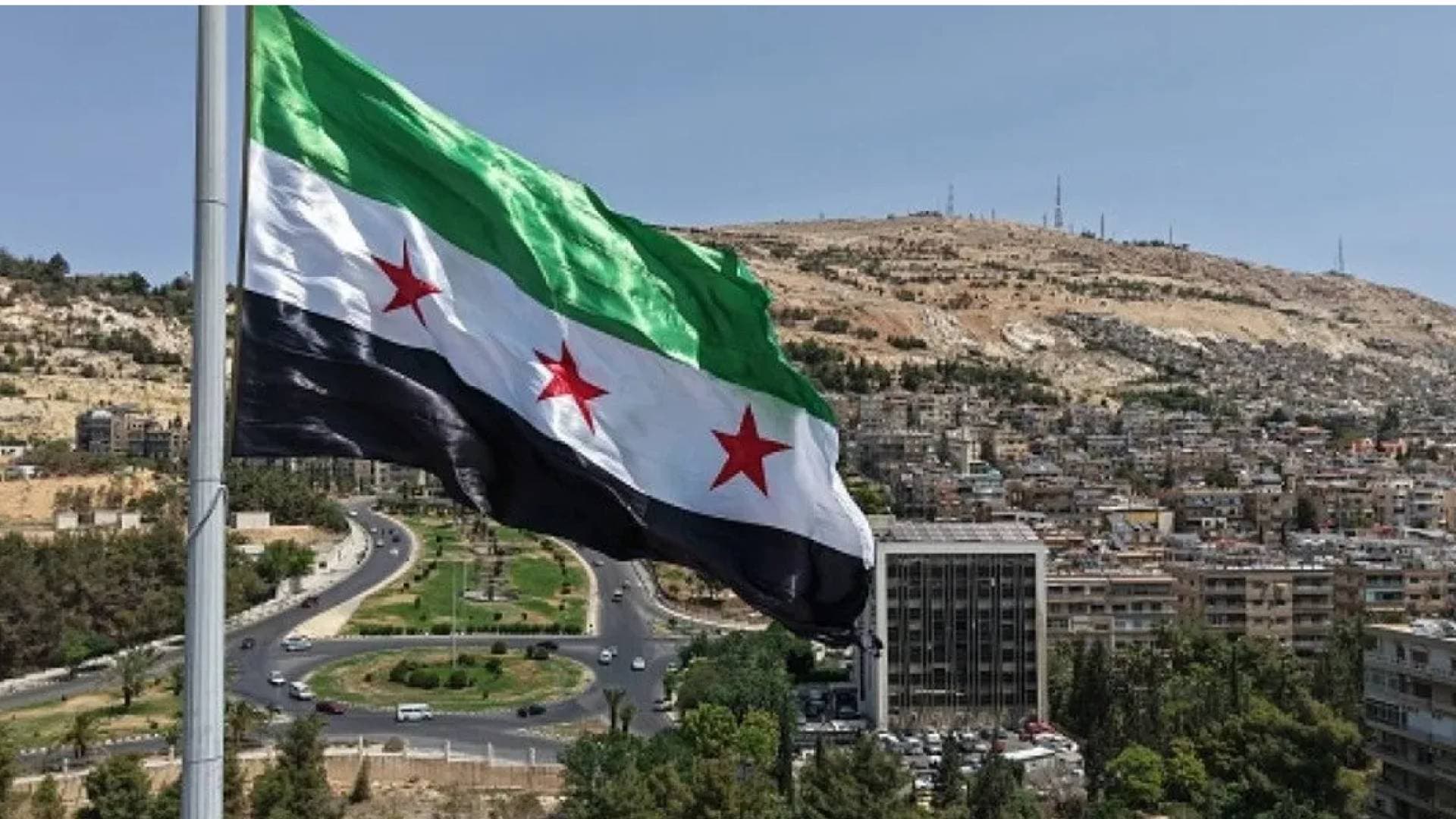 سوريا تشهد فيضانا تاريخيا لنهر الفرات وفتح بوابات سد الطبقة لأول مرة منذ عقود