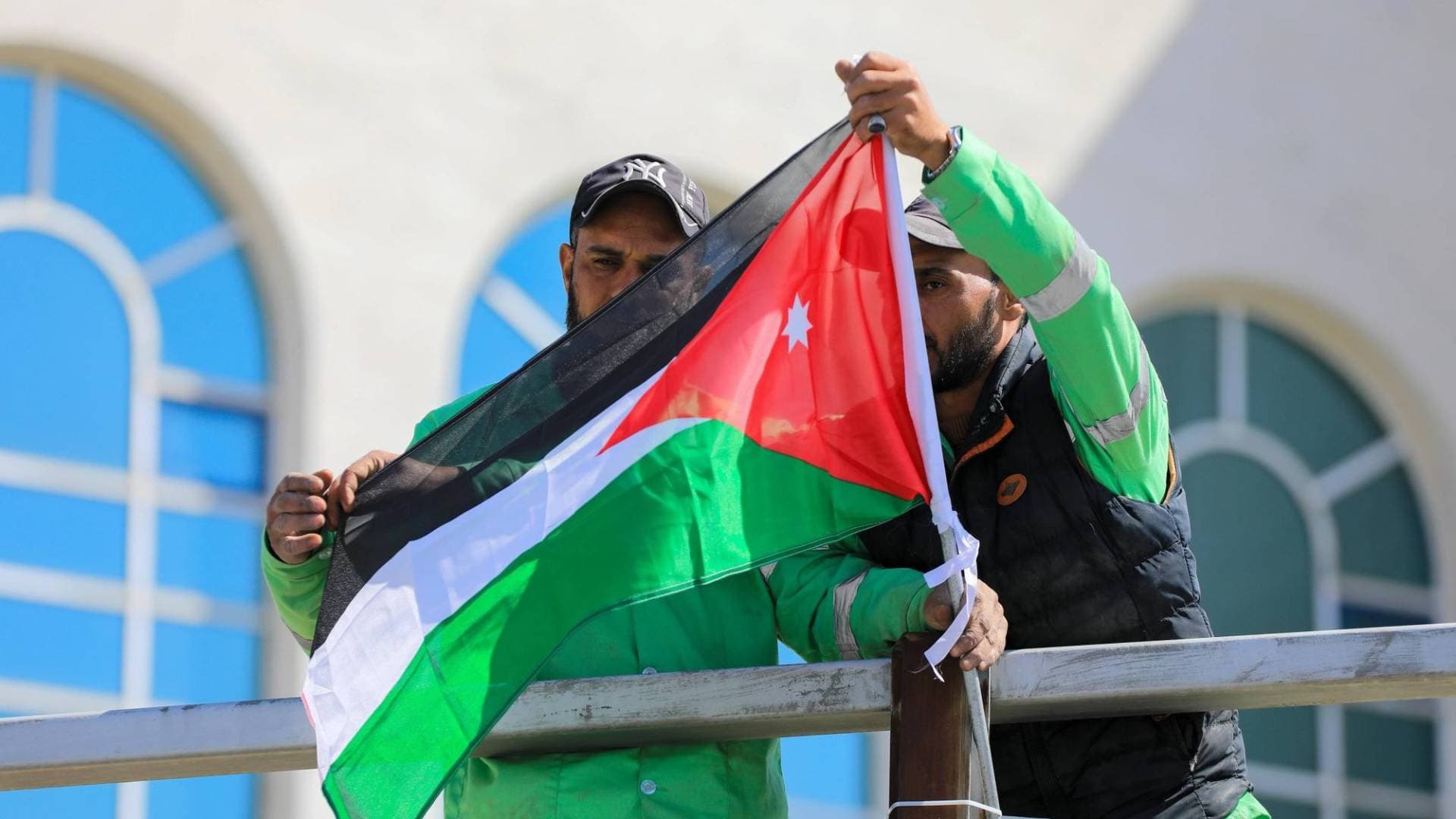 وزارة الإدارة المحلية تهنئ بعيد الأضحى المبارك وتشيد بجهود عمال الوطن ووعي المواطنين