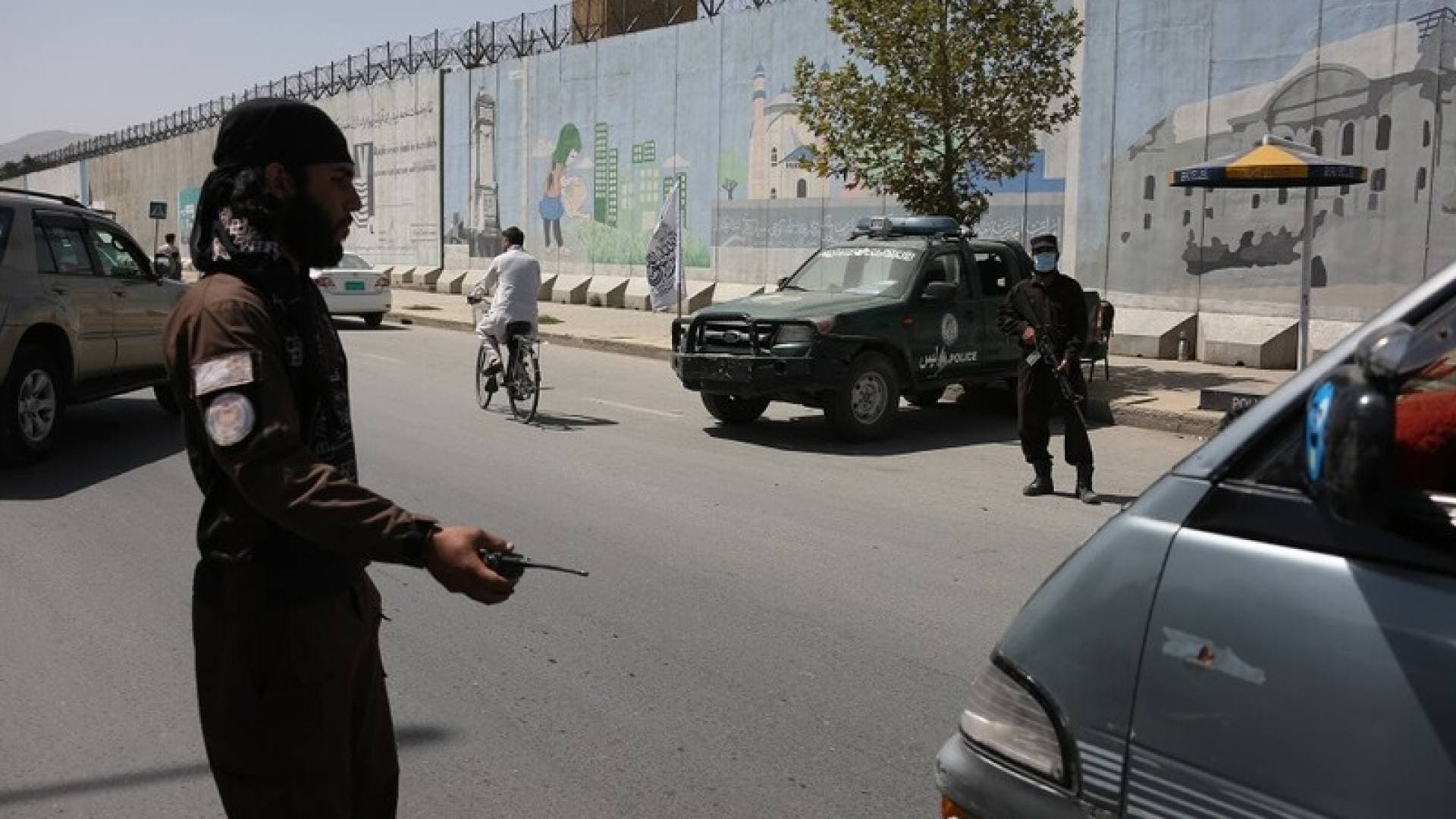 وفاة 18 شخصا وإصابة 29 آخرين إثر انقلاب حافلة شرق أفغانستان