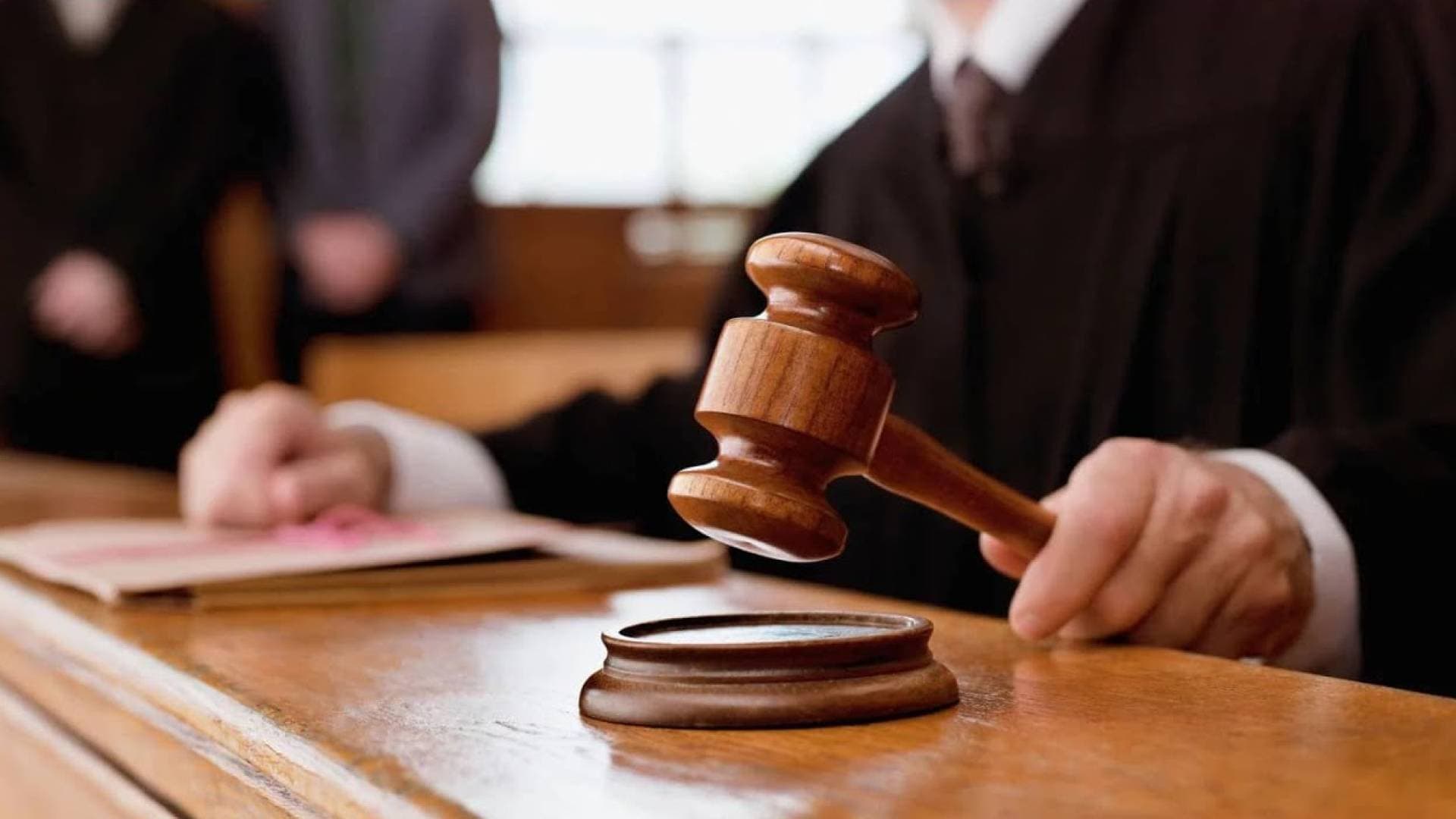 مدعي عام الجنايات الكبرى يوقف أما بتهمة قتل رضيعتها خنقا في عمان