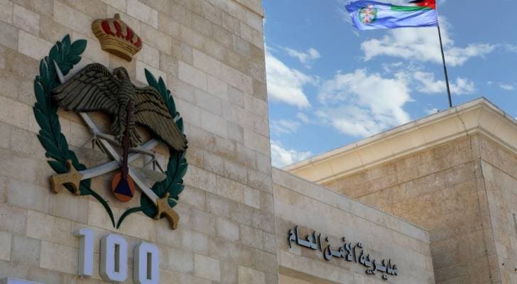 الأمن العام يتعامل مع مشاجرة في الأشرفية.. مسلح يتحصن بمنزله ويصيب 3 أشخاص بإطلاق النار أحدهم بحالة سيئة.. فيديو