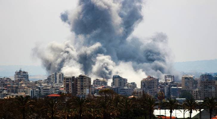 مصادر لبنانية: 11 شهيدا بغارات للاحتلال على النبطية ونزوح جماعي في صيدا بعد تهديدات بالإخلاء