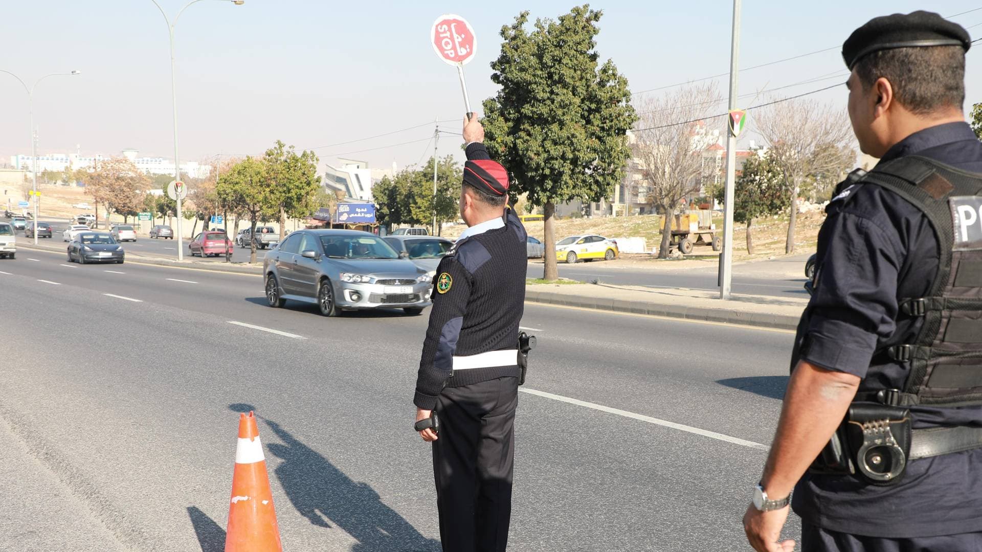 الدوريات الخارجية: وفاة إثر حادث تدهور مركبة على "طريق المية" باتجاه عمان
