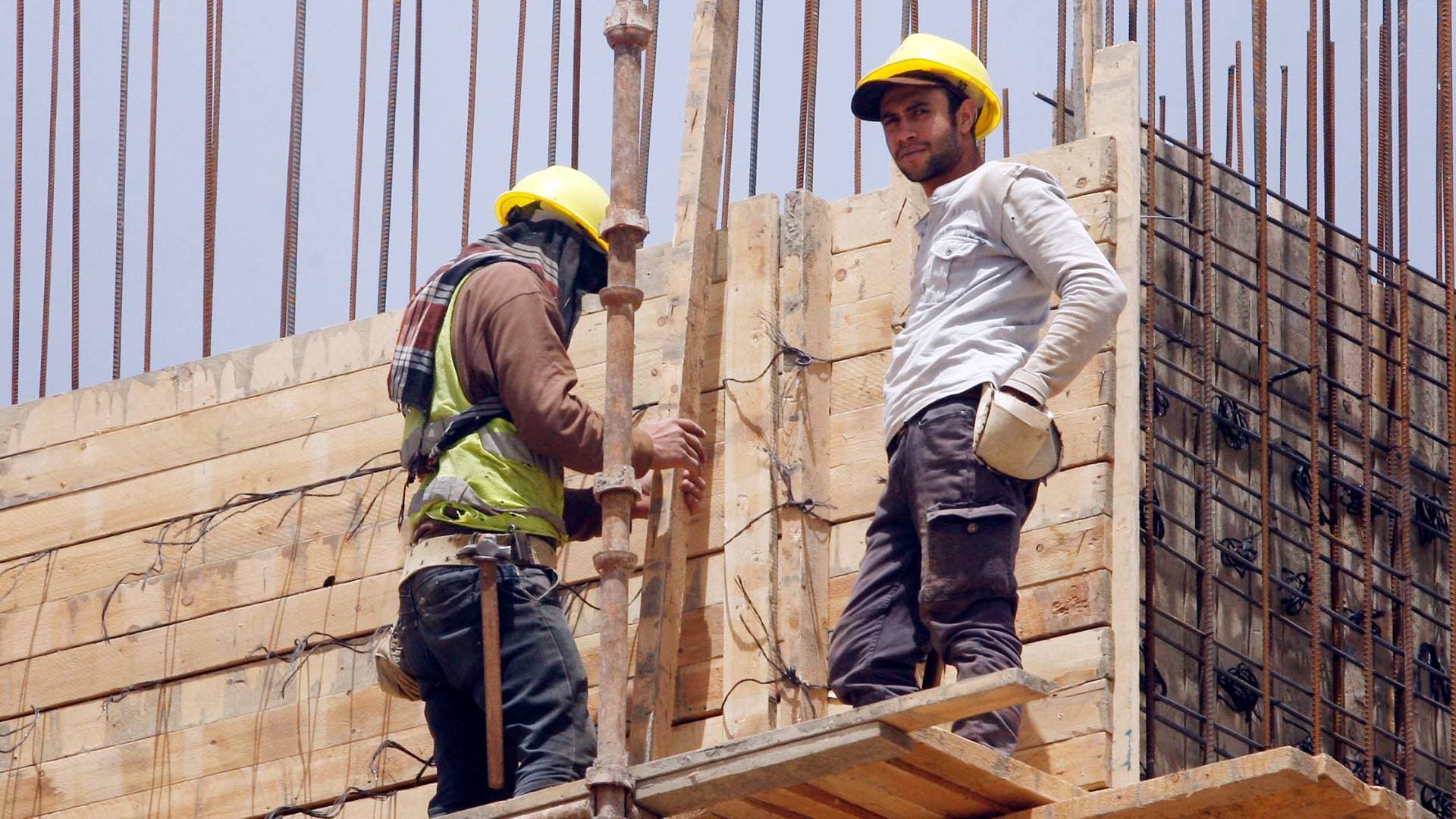 بالفيديو.. تنظيم سوق العمل الأردني : بين معضلة العمالة الوافدة المخالفة وغياب الأرقام الدقيقة