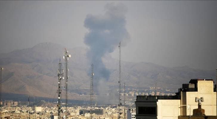 جيش الاحتلال يزعم استهداف منشآت لإنتاج الصواريخ في مجمع ماهشهر بإيران
