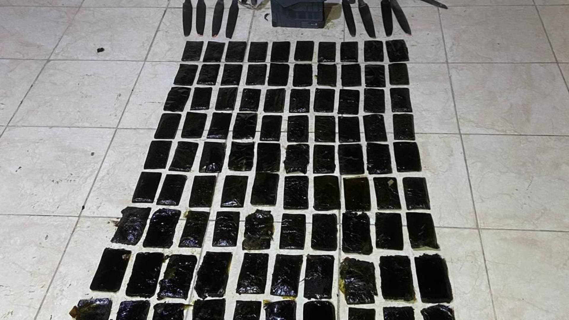 الجيش العربي: المنطقة العسكرية الجنوبية تحبط محاولة تهريب كمية كبيرة من المواد المخدرة بواسطة طائرة مسيرة