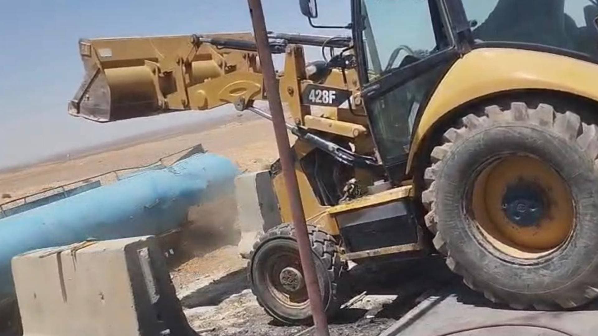 وزارة المياه: نواصل حملاتنا لضبط الاعتداءات على المياه في الطريق الصحراوي.. فيديو