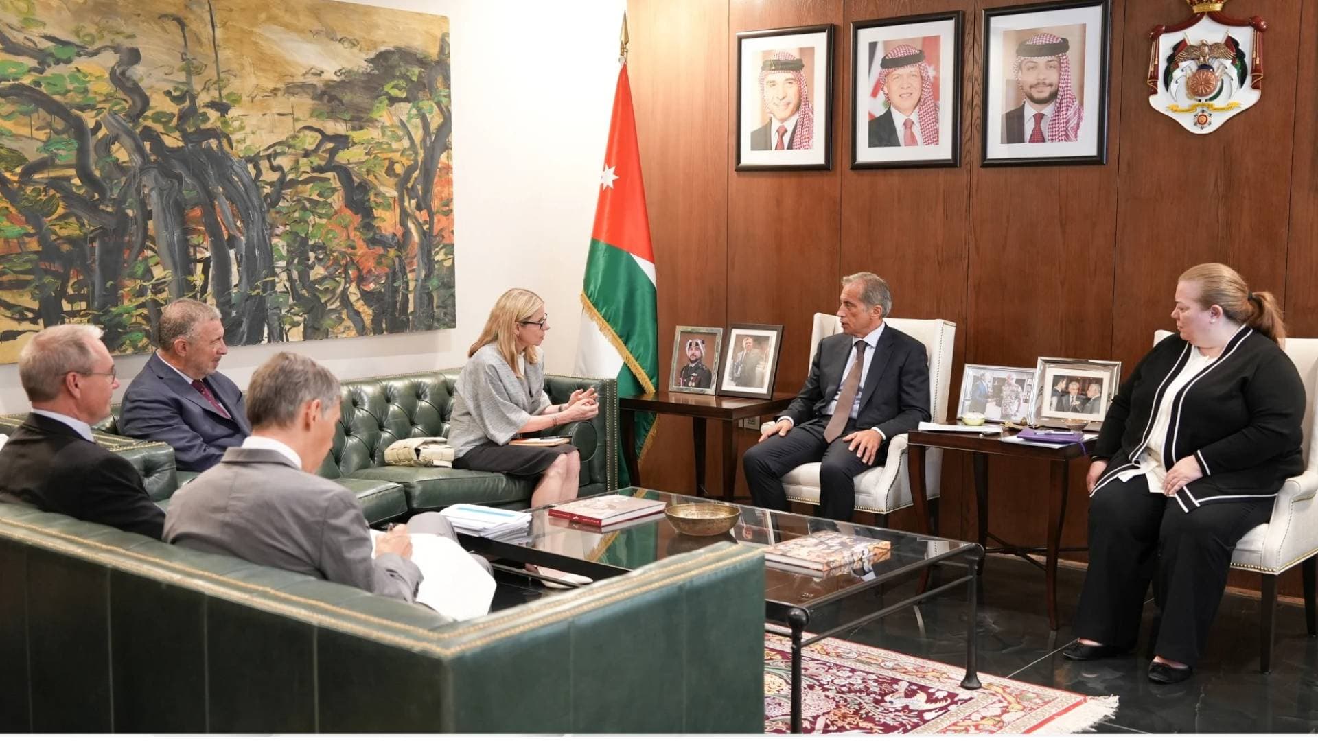 رئيس الوزراء يبحث مع المديرة المنتدبة لشؤون العمليات بالبنك الدولي أولويات التعاون المشترك