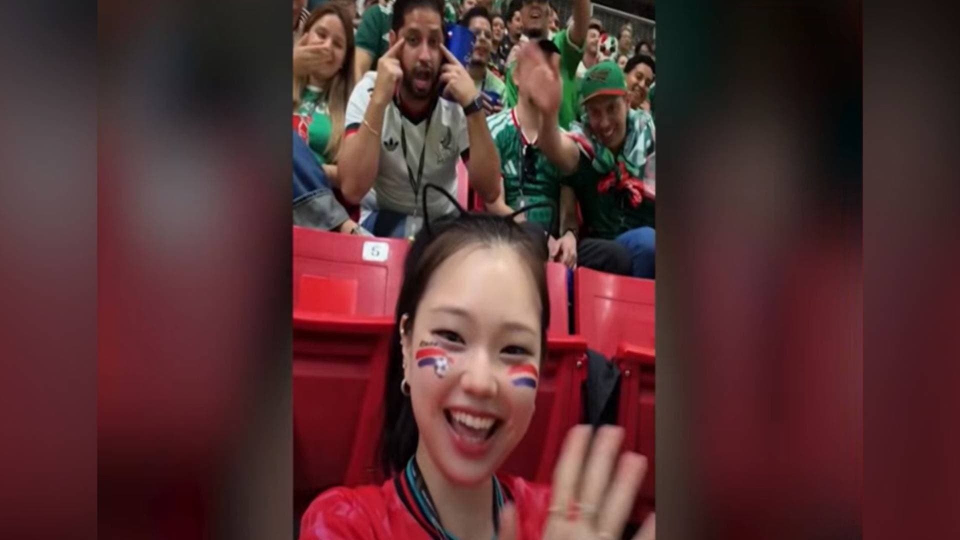 اعتذار رسمي من مسؤول مكسيكي بعد قيامه بإيماءة عنصرية تجاه مشجعة كورية بكأس العالم