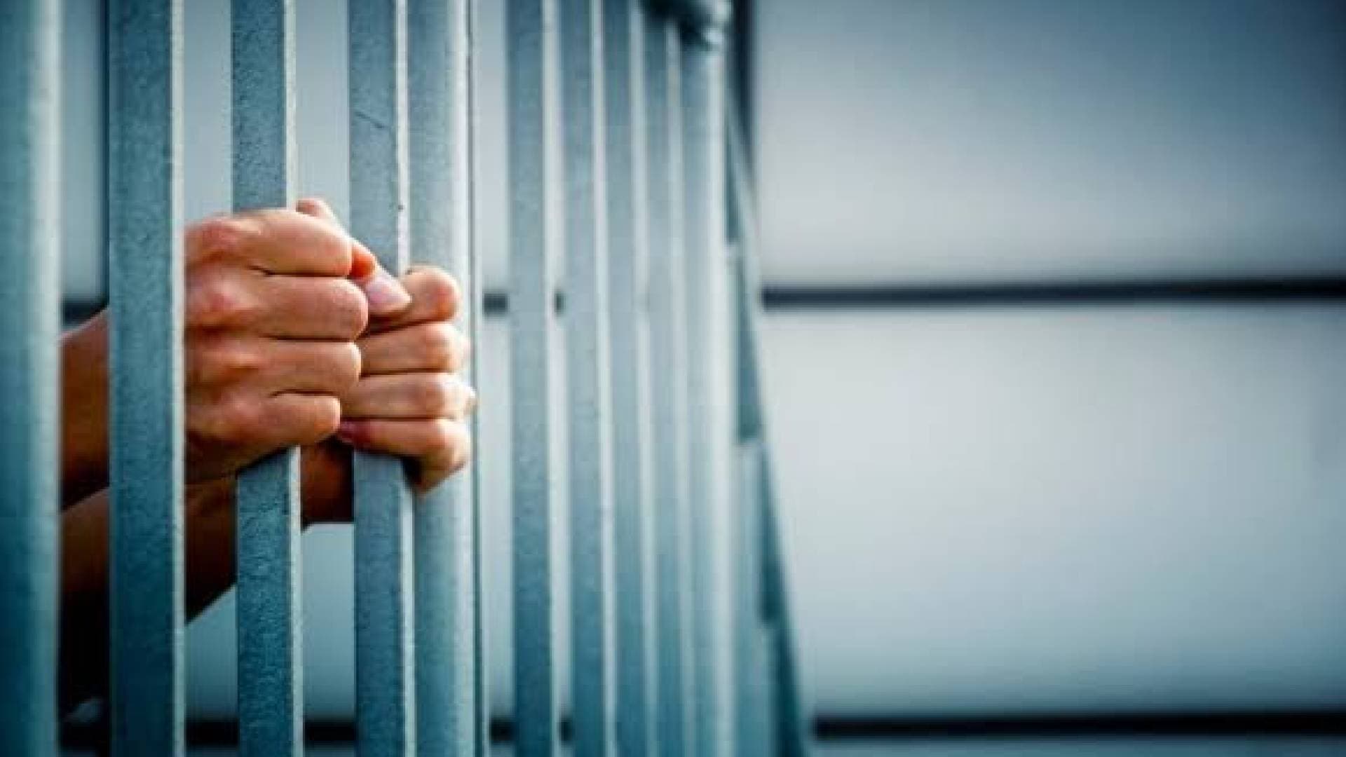 الأمن المصري يضبط زوجين بكفر الشيخ بتهمة هتك براءة طفلة وتعذيبها بعد وفاة أمها