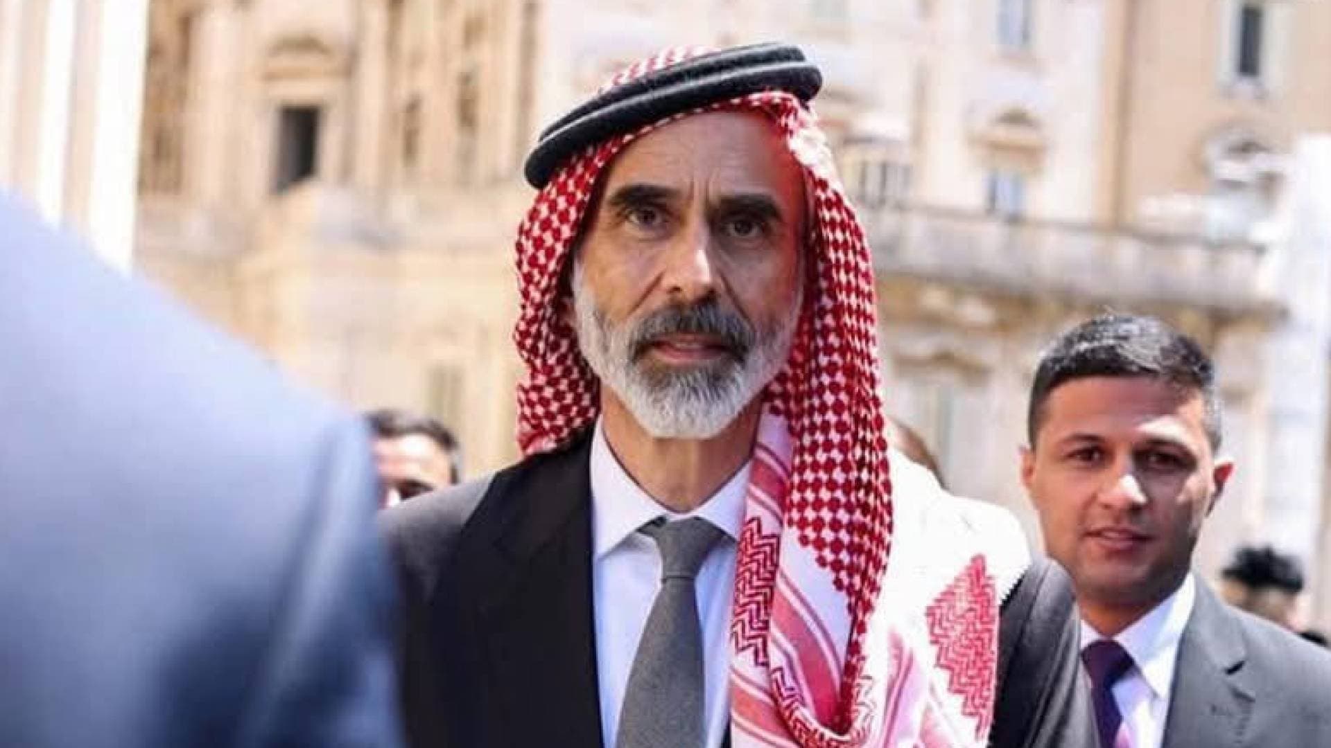 الأمير غازي بن محمد يؤدي اليمين الدستورية نائبا للملك