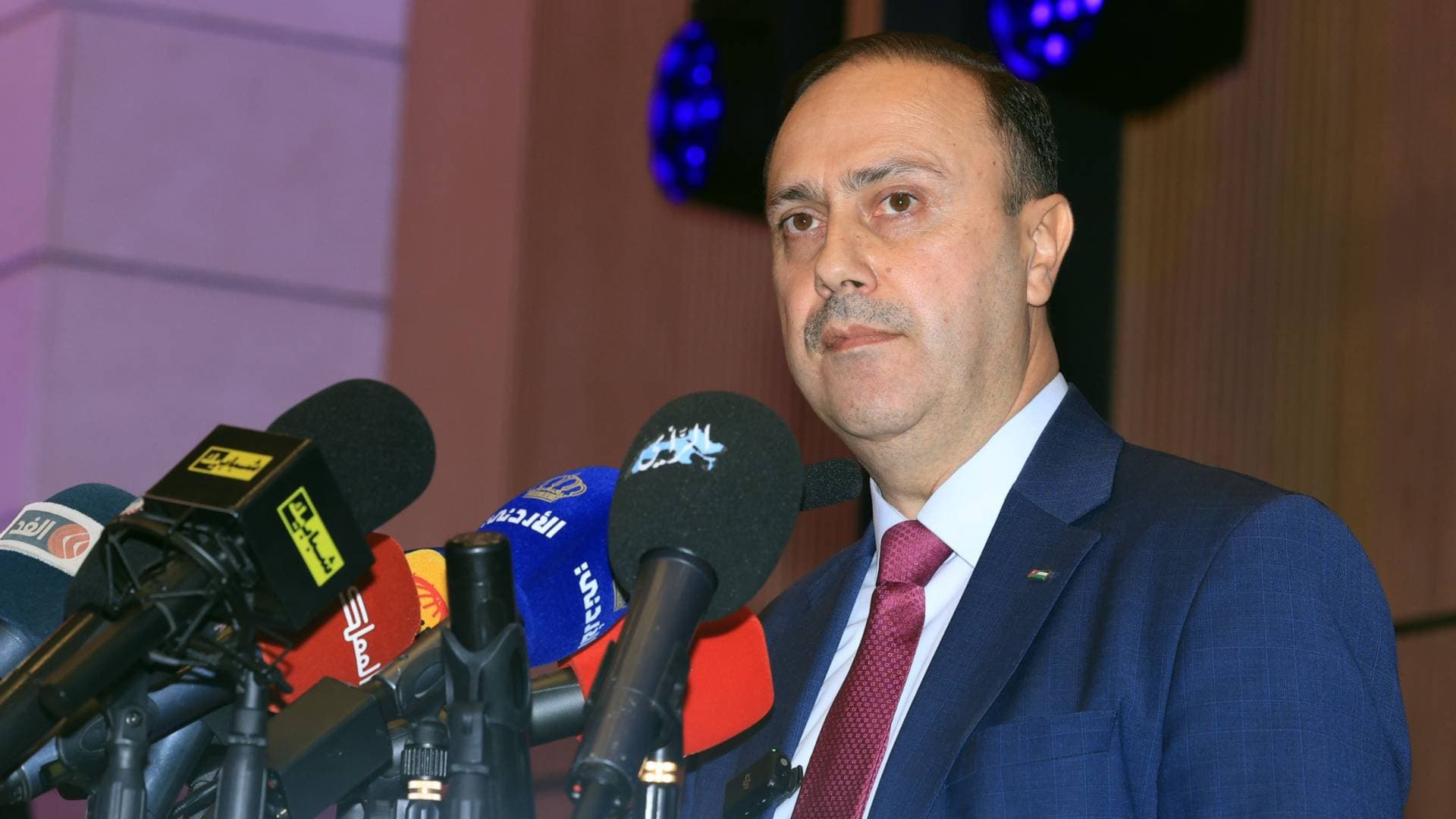 المومني: تنفيذ الإعدامات يجسد سيادة القانون.. والجولات الميدانية للحكومة ستشمل جميع المحافظات