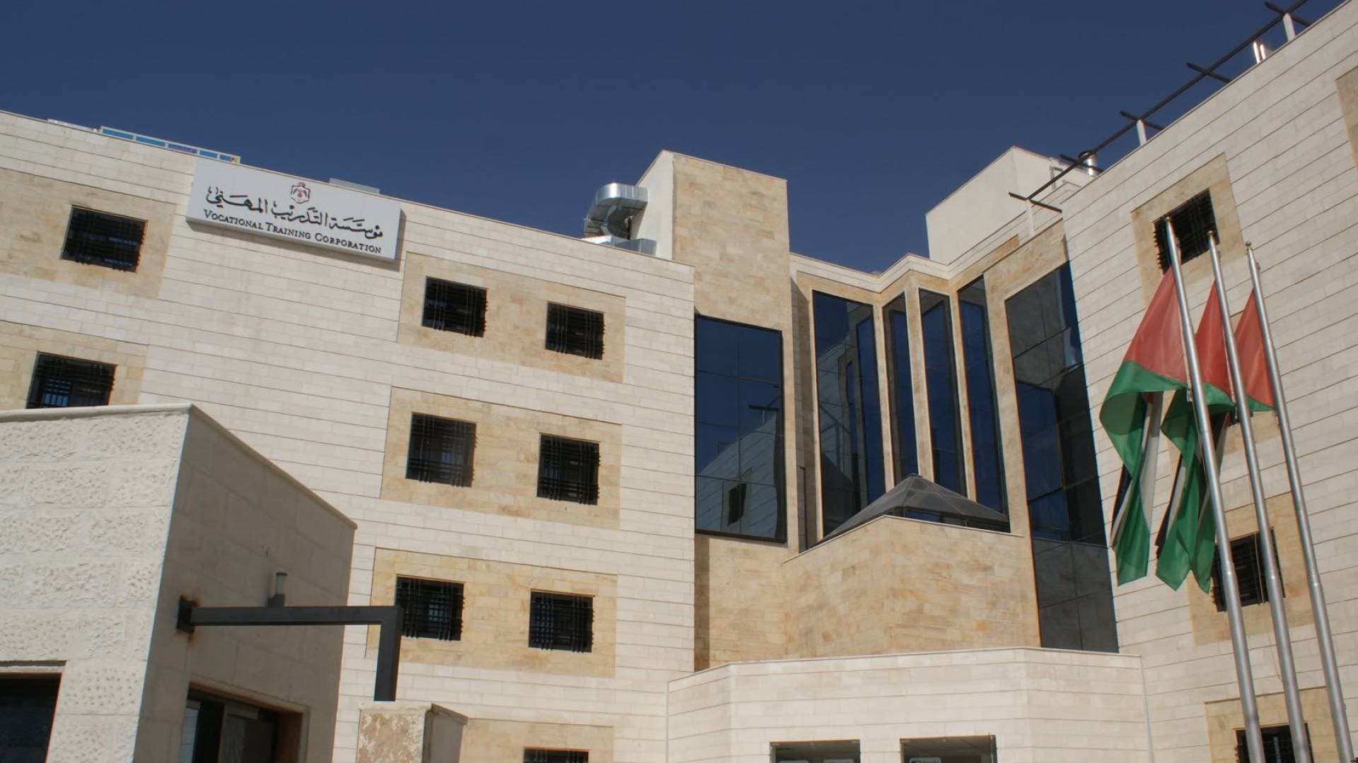 البكار يعلن تخصيص مليون دينار إضافية لدعم مشاريع خريجي مؤسسة التدريب المهني