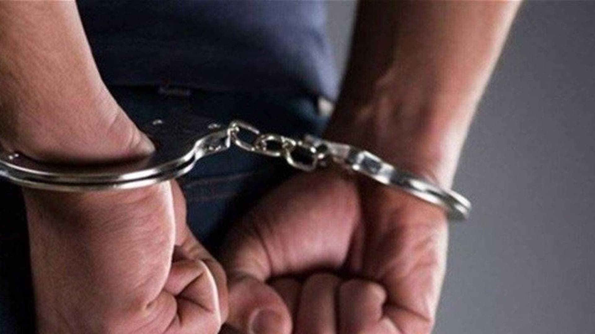 البحث الجنائي يقبض على ثلاثة شباب متهمين بسلب شخصا في عمان