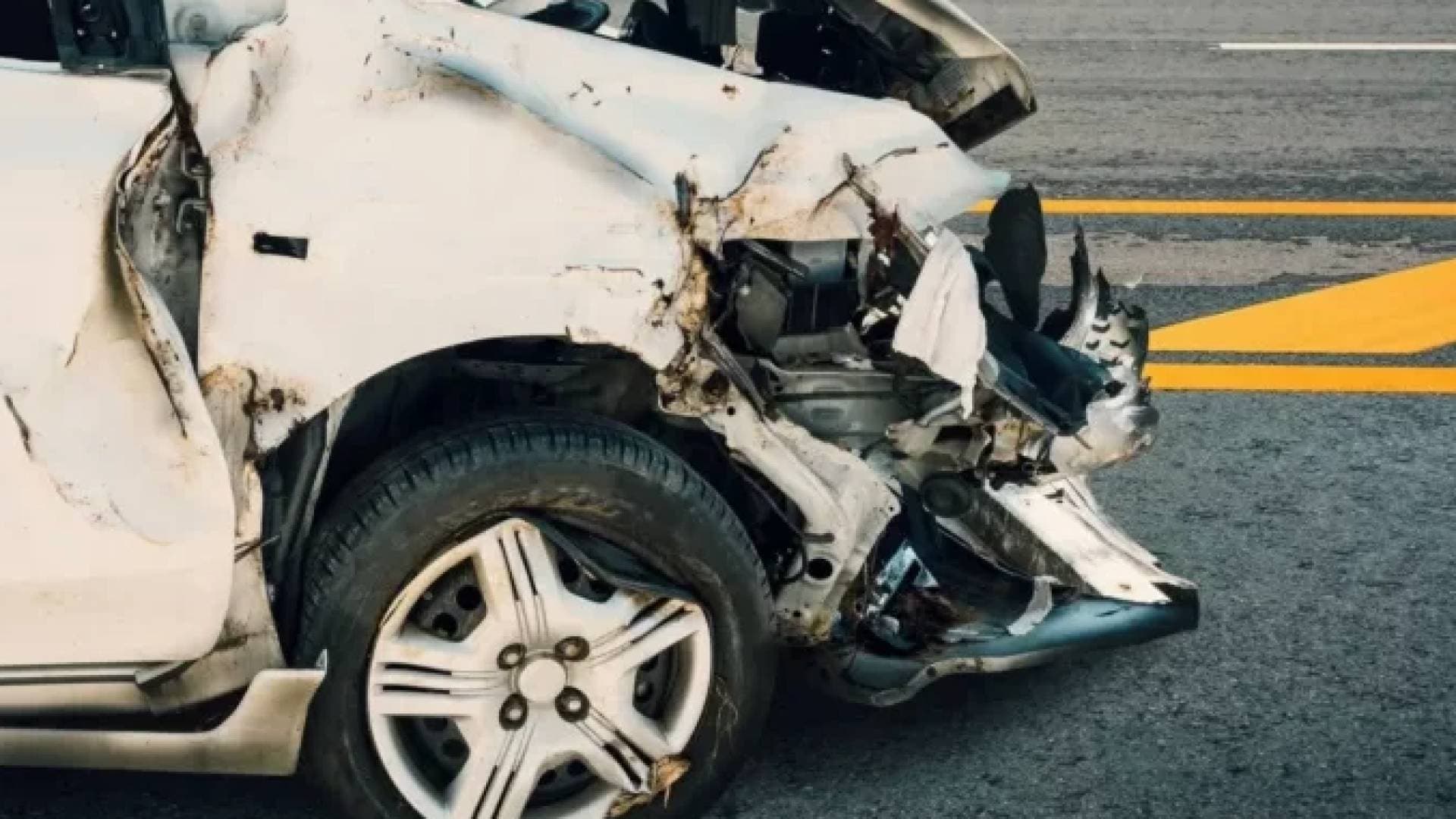 وفاة أب وإصابة 4 من أفراد أسرته في حادث سير مروع بلواء دير علا